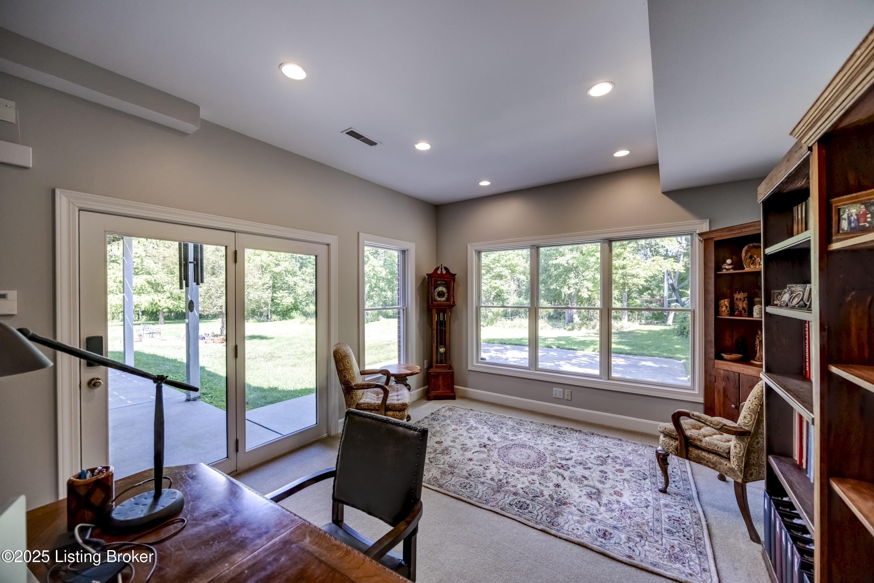 3617 Red Oak Dr, La Grange