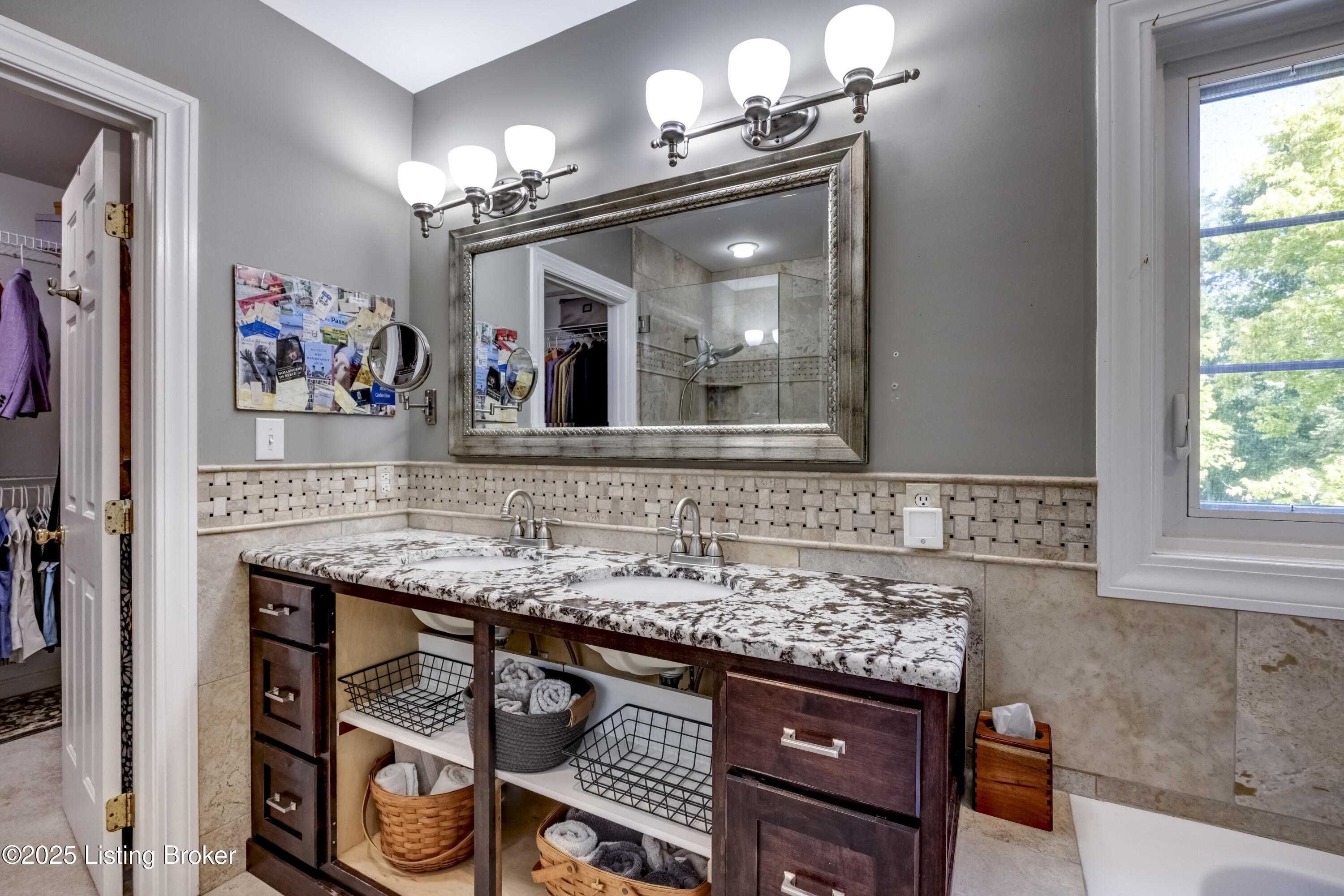 3617 Red Oak Dr, La Grange