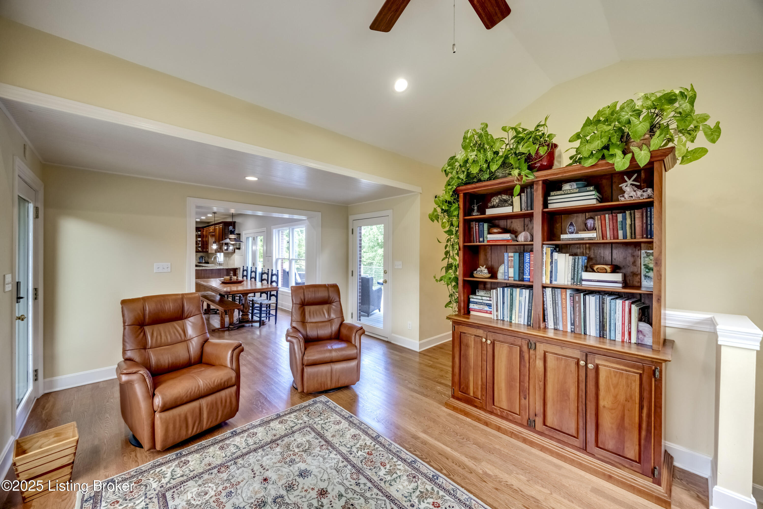 3617 Red Oak Dr, La Grange