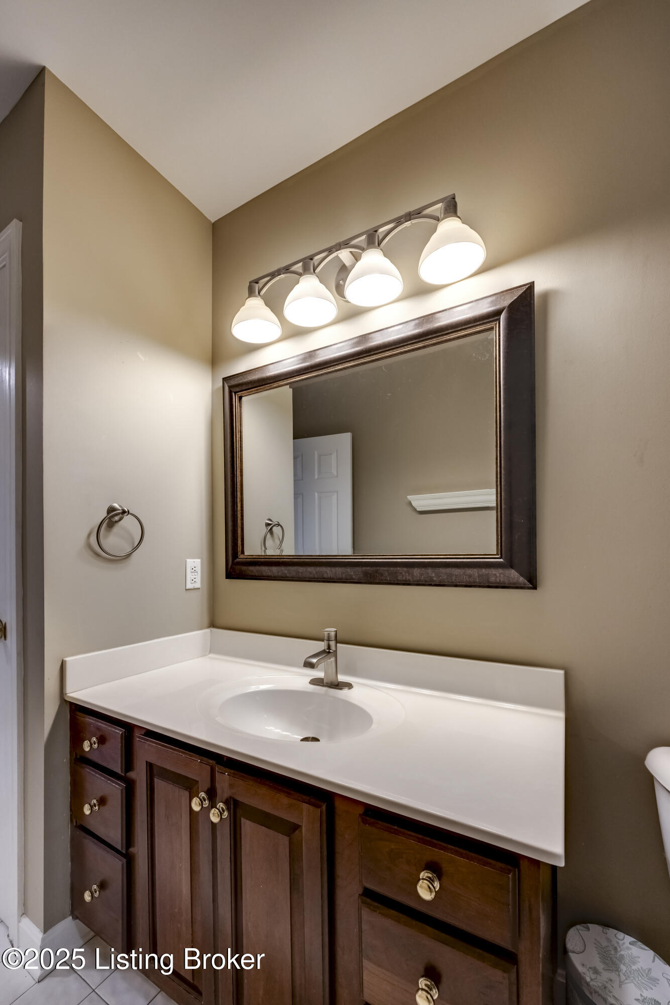 3617 Red Oak Dr, La Grange