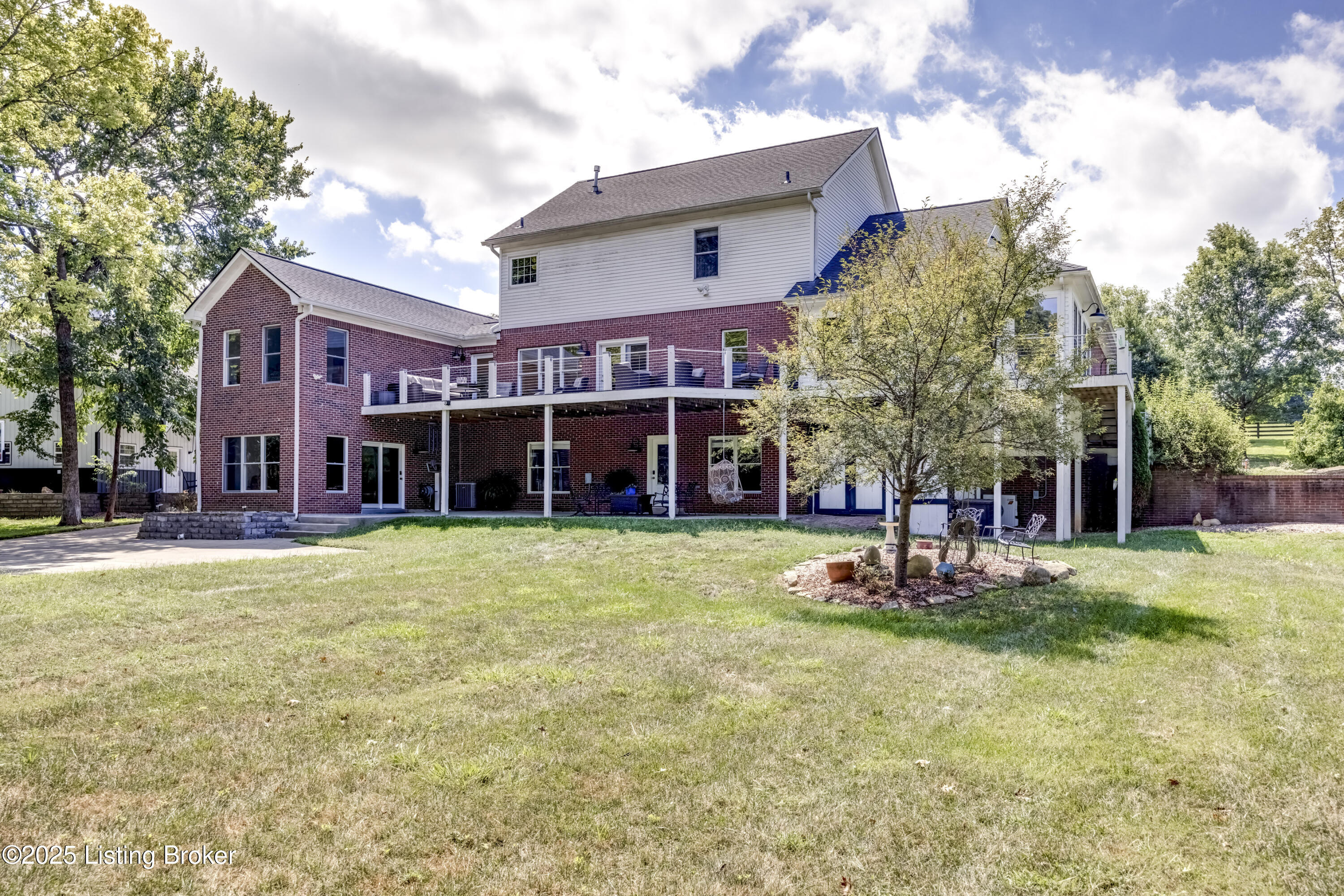 3617 Red Oak Dr, La Grange