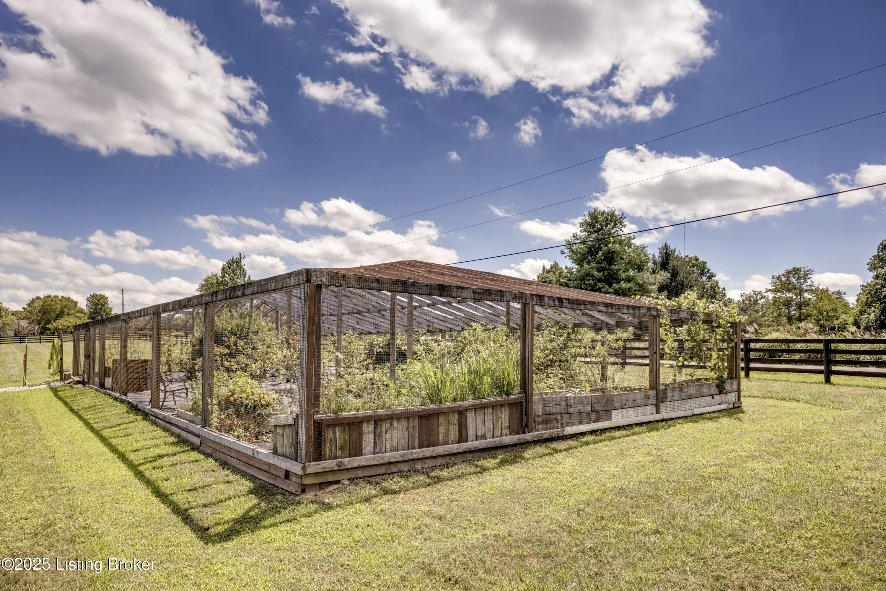 3617 Red Oak Dr, La Grange