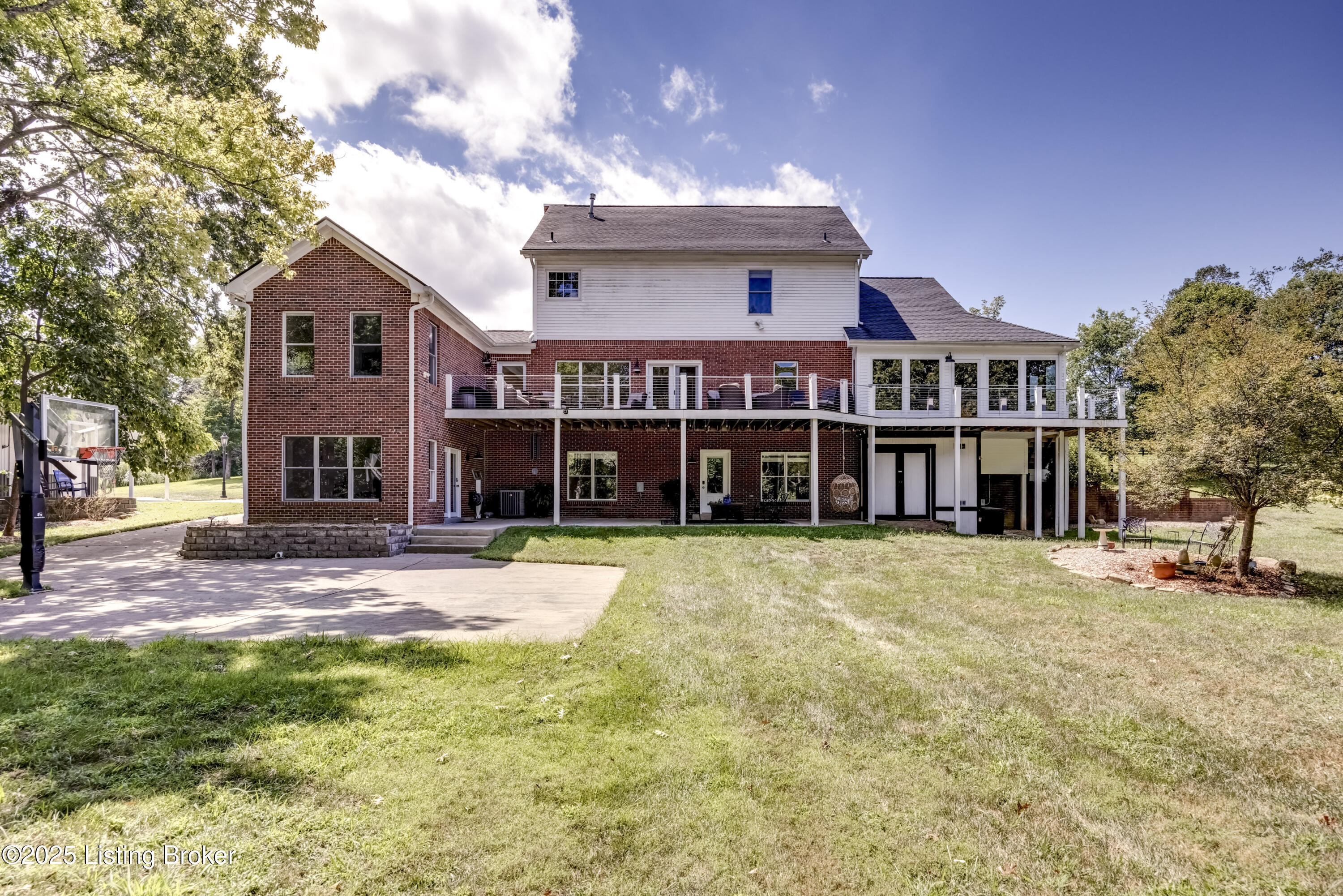 3617 Red Oak Dr, La Grange