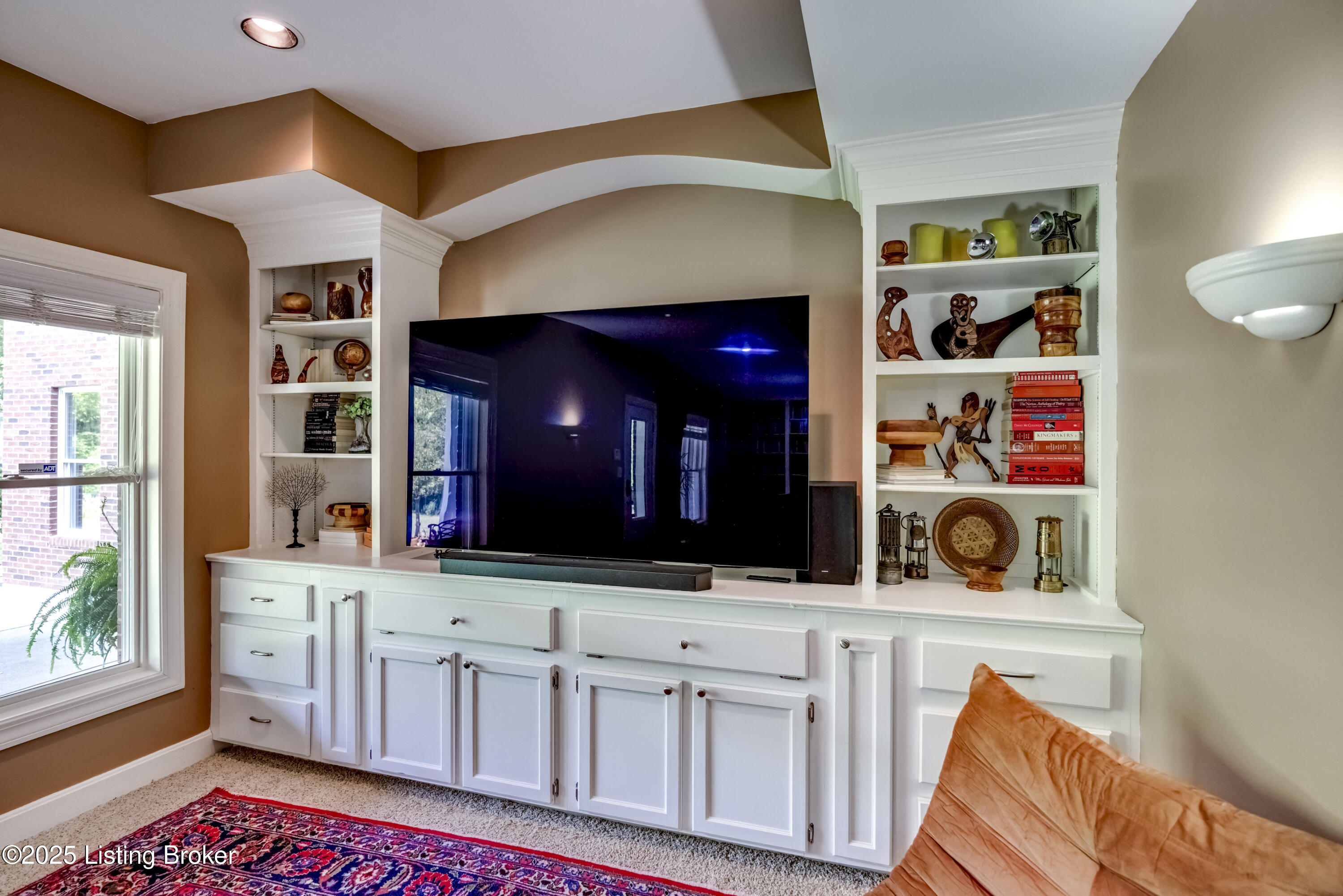 3617 Red Oak Dr, La Grange