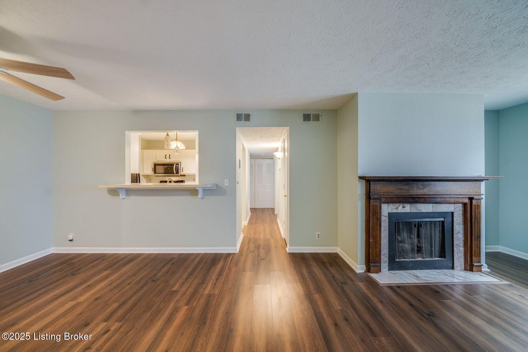 3301 Colonial Manor Cir UNIT 2B