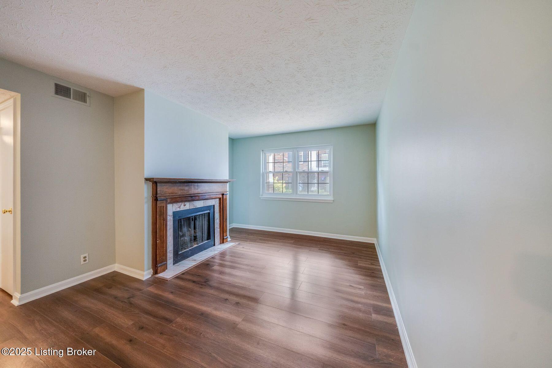 3301 Colonial Manor Cir UNIT 2B
