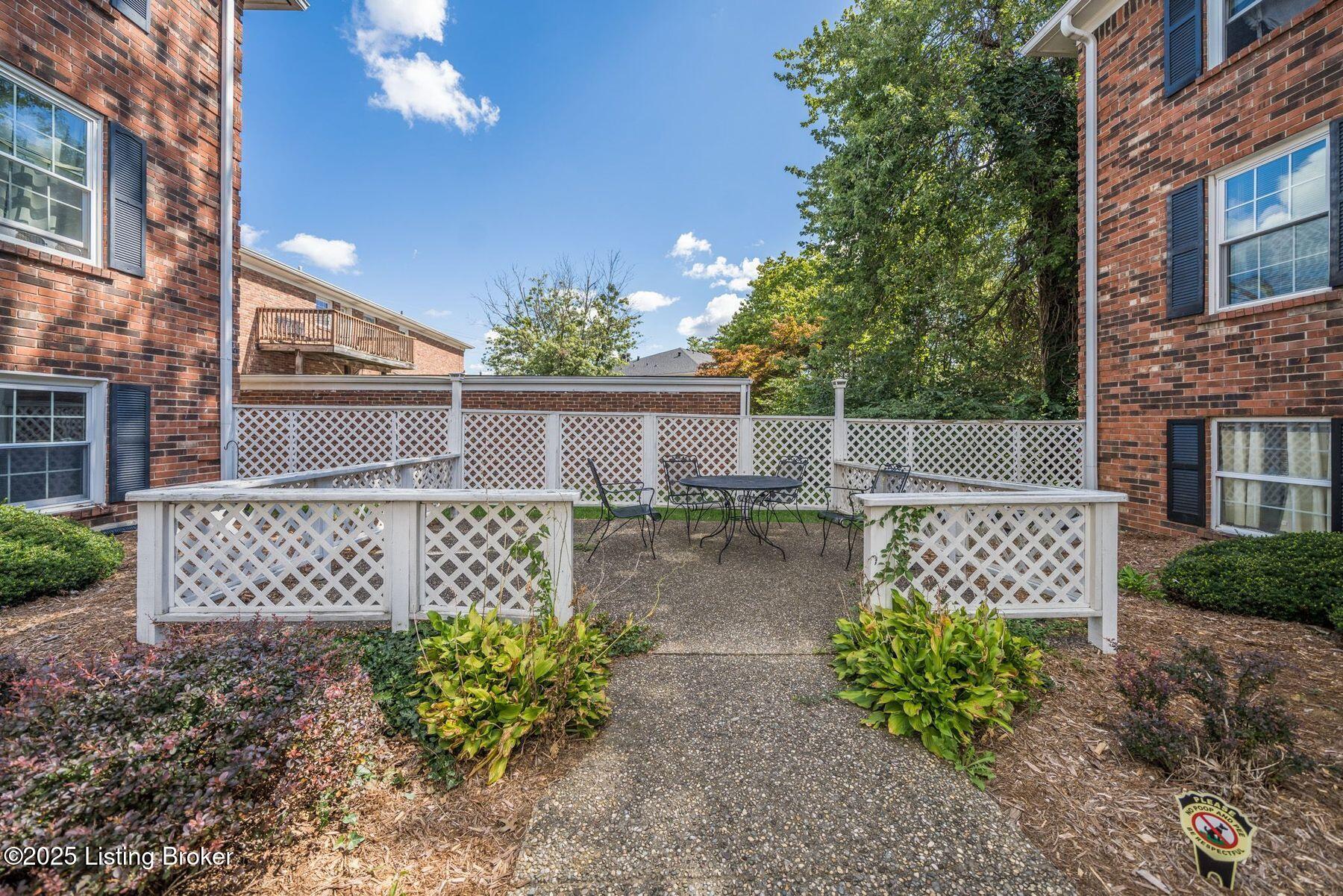 3301 Colonial Manor Cir UNIT 2B