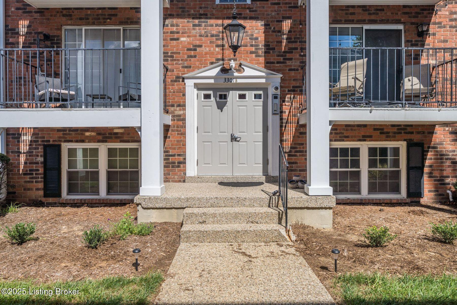 3301 Colonial Manor Cir UNIT 2B