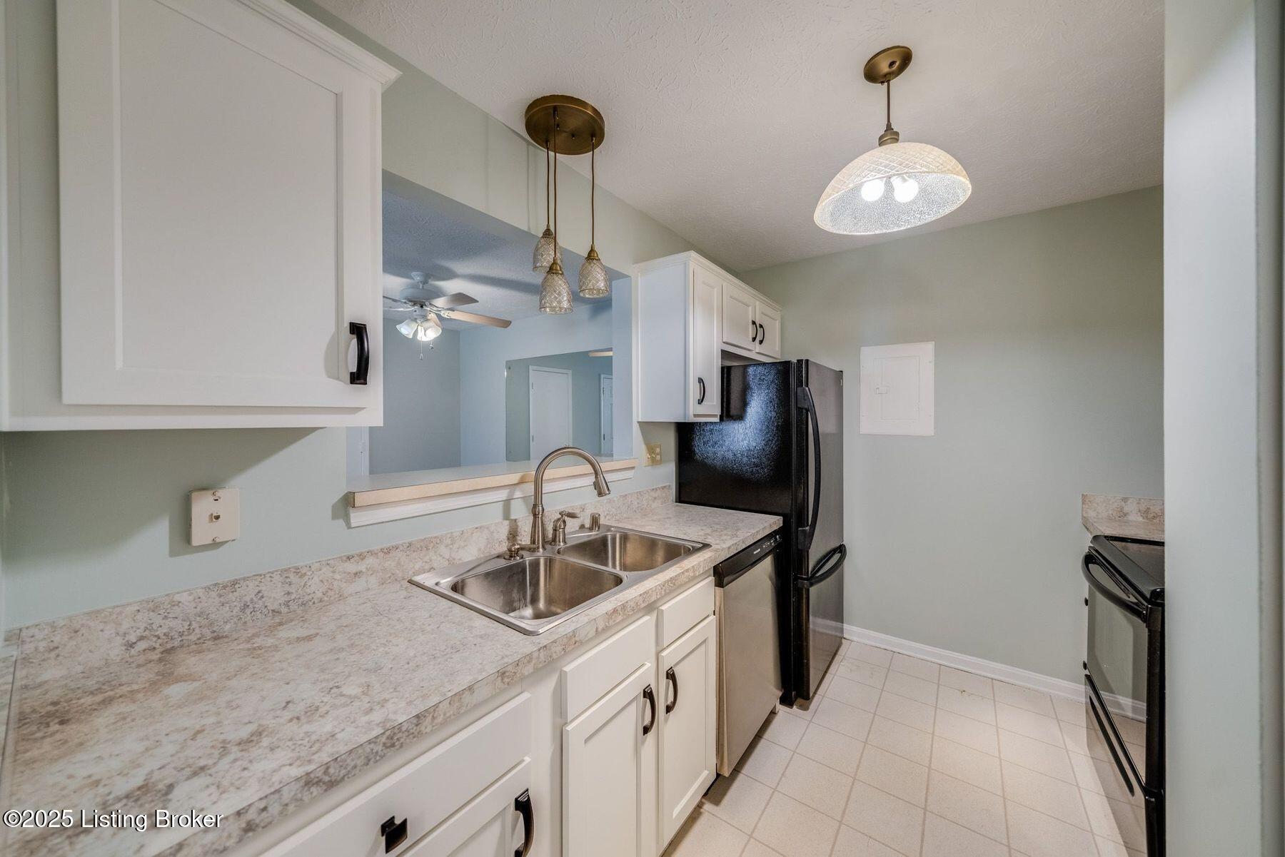 3301 Colonial Manor Cir UNIT 2B