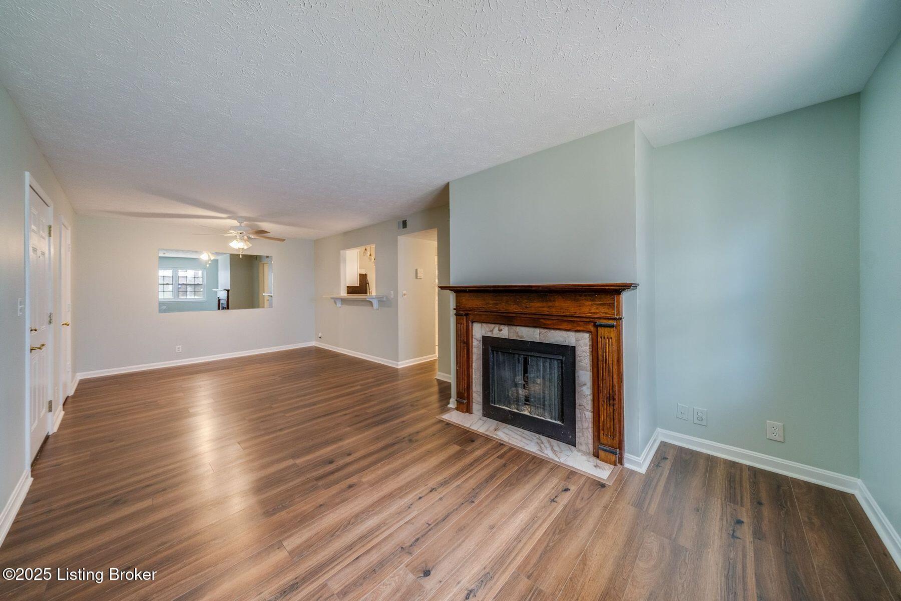 3301 Colonial Manor Cir UNIT 2B