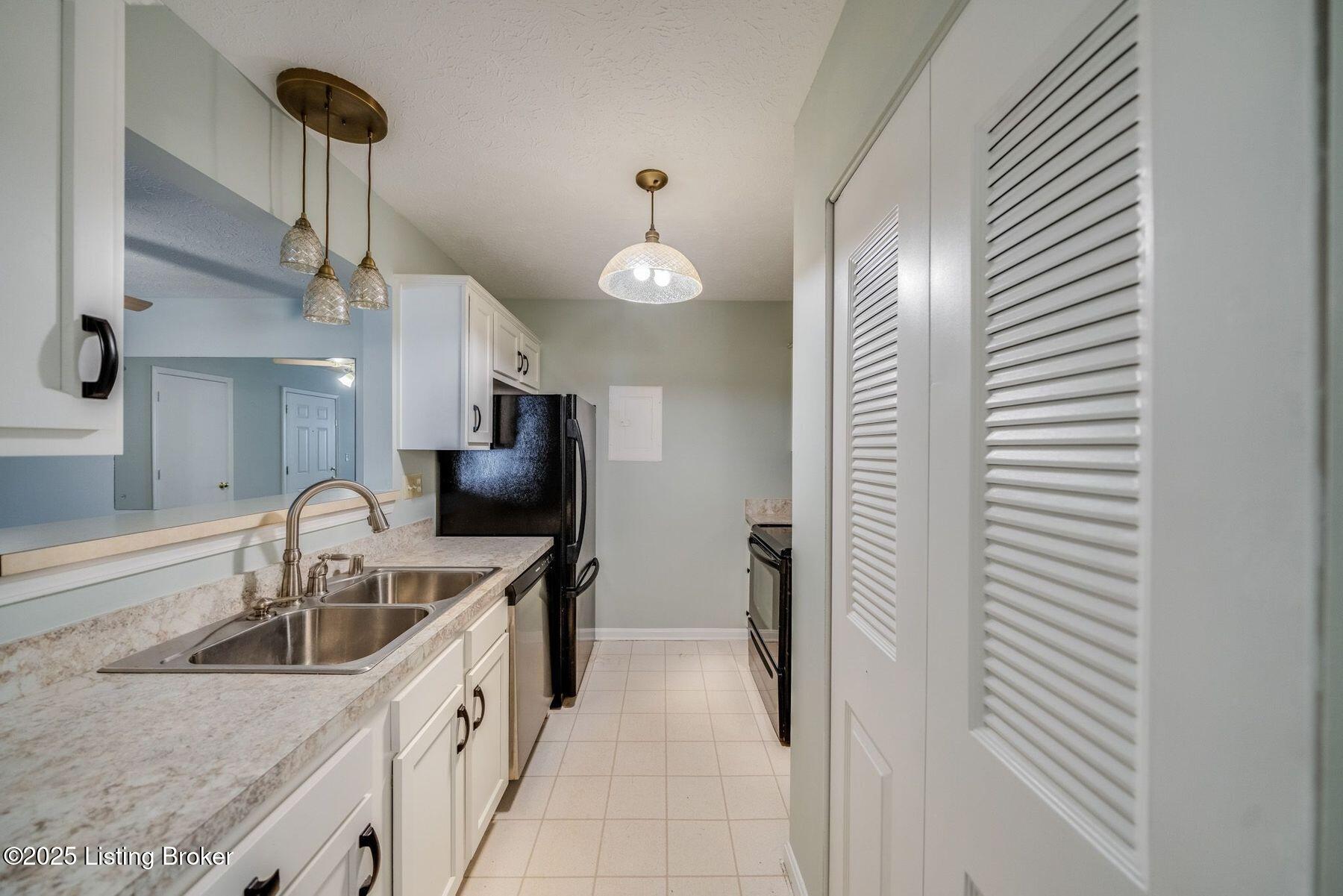 3301 Colonial Manor Cir UNIT 2B