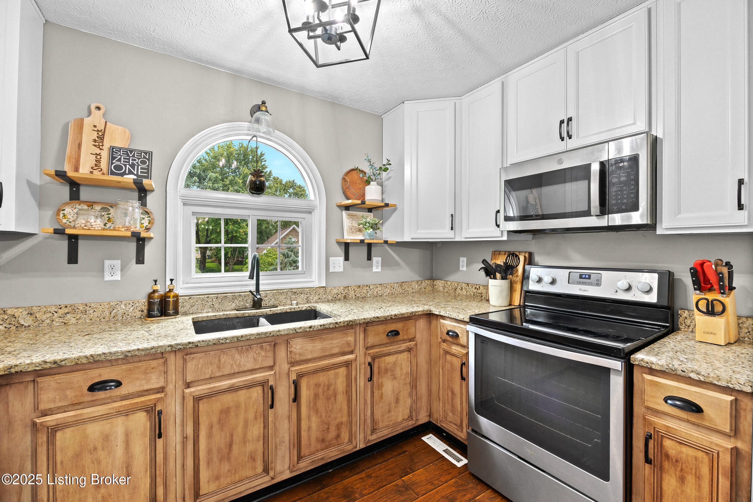 7603 Garden View Ct