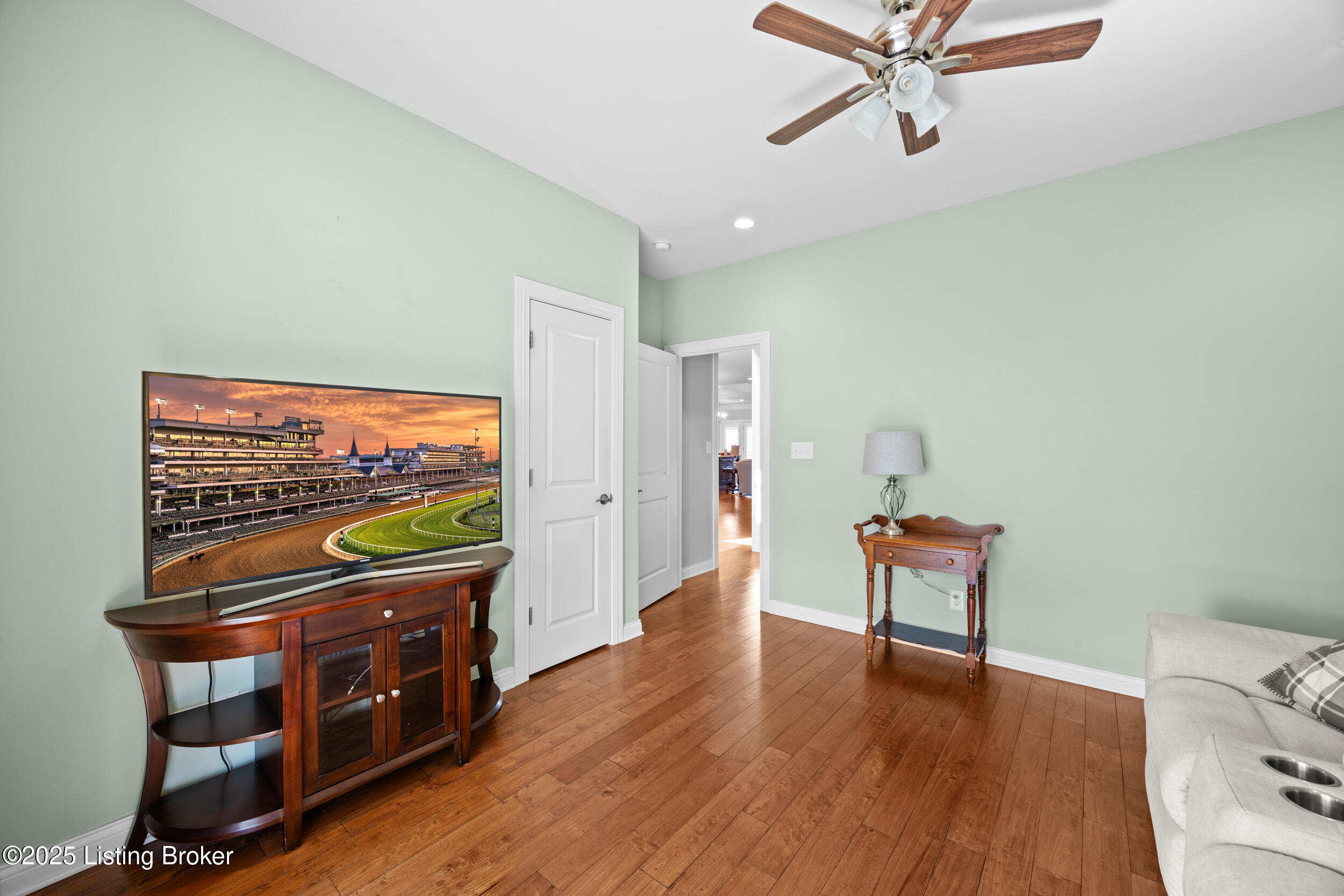 1801 Meremont Ridge Rd