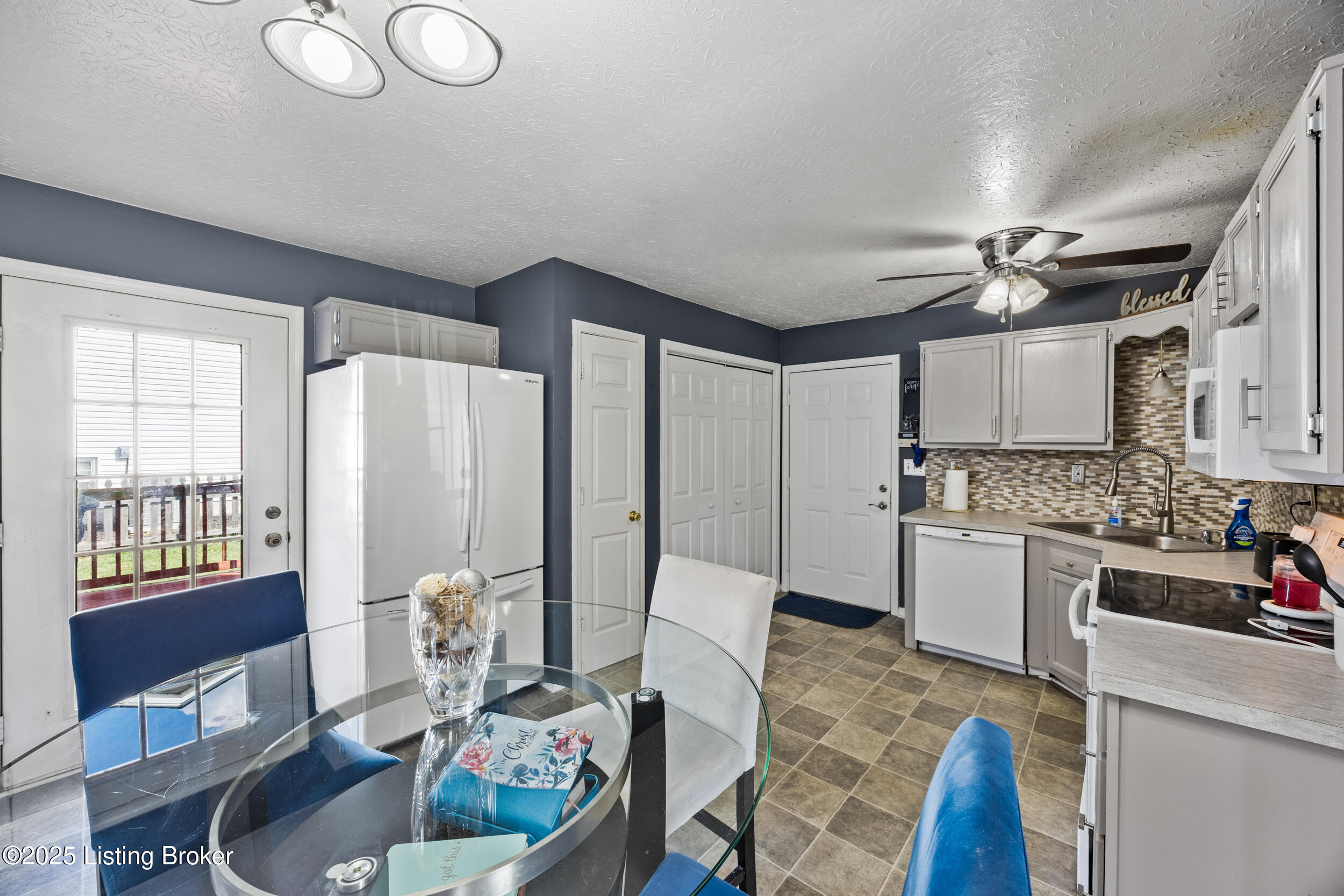 8523 Gregory Way