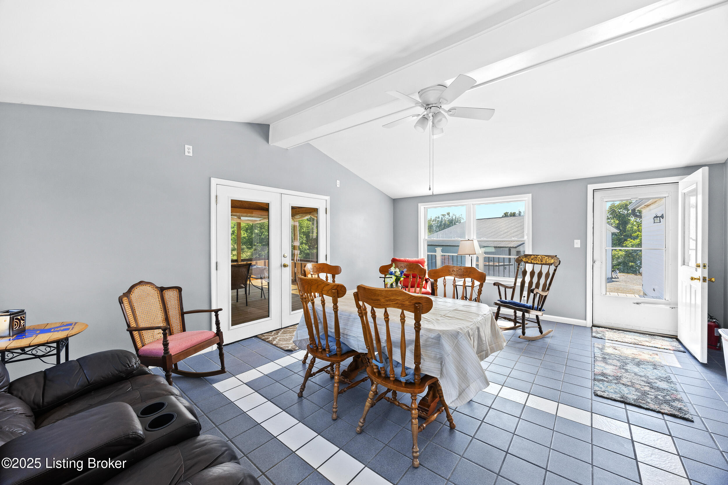 365 Ridgecrest Dr