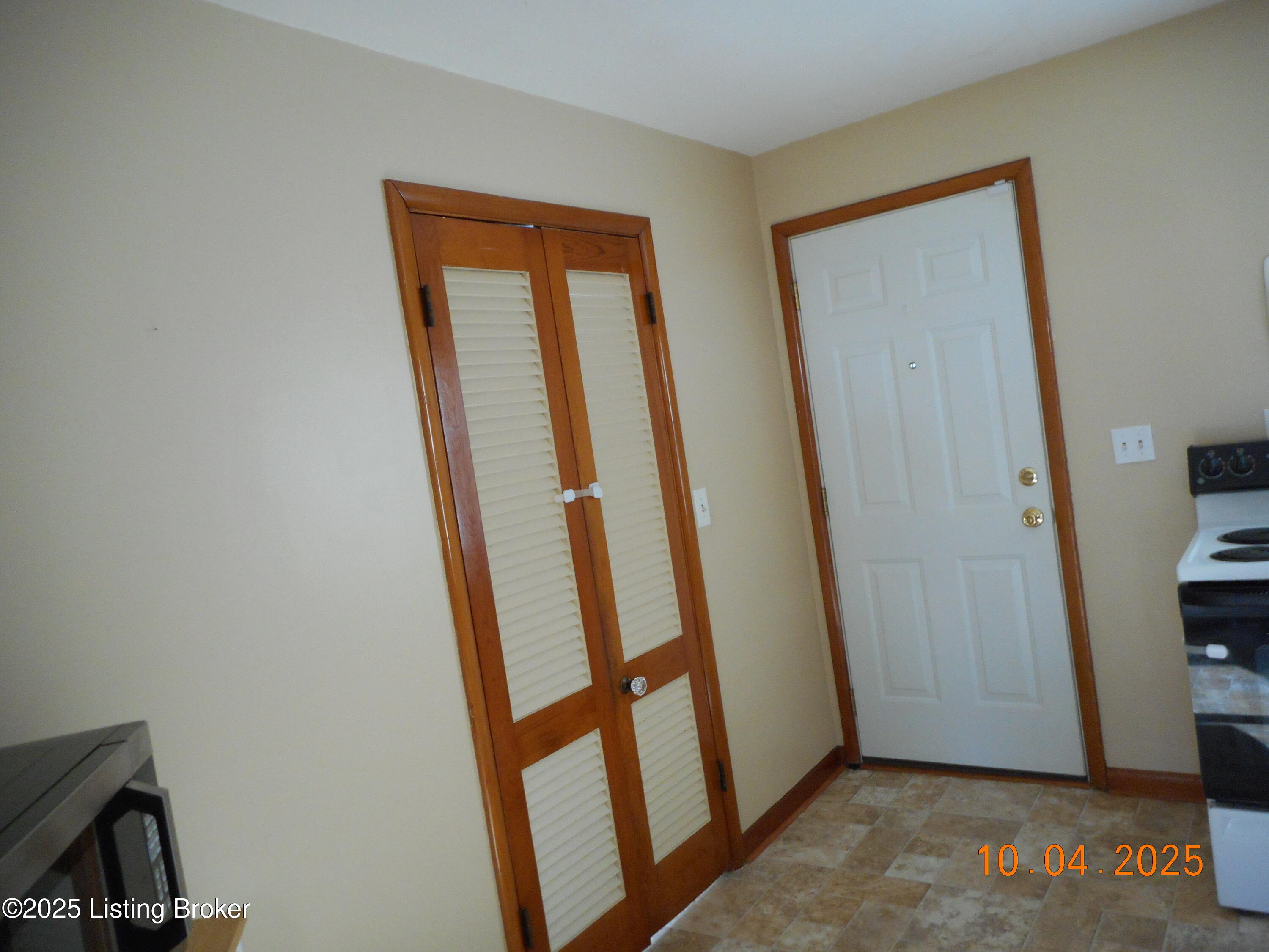 8011 Sherry Lynn Ct