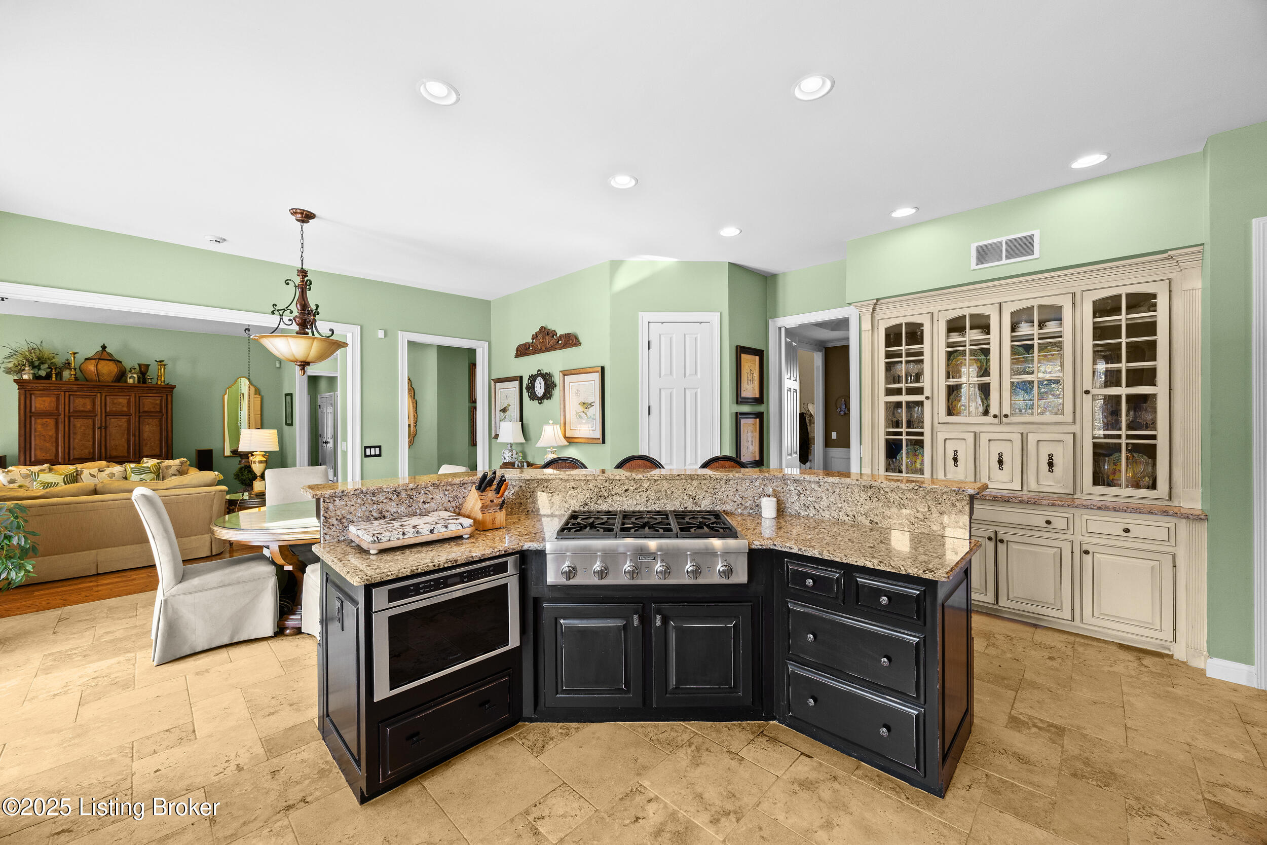 1211 Forest Trail Pl