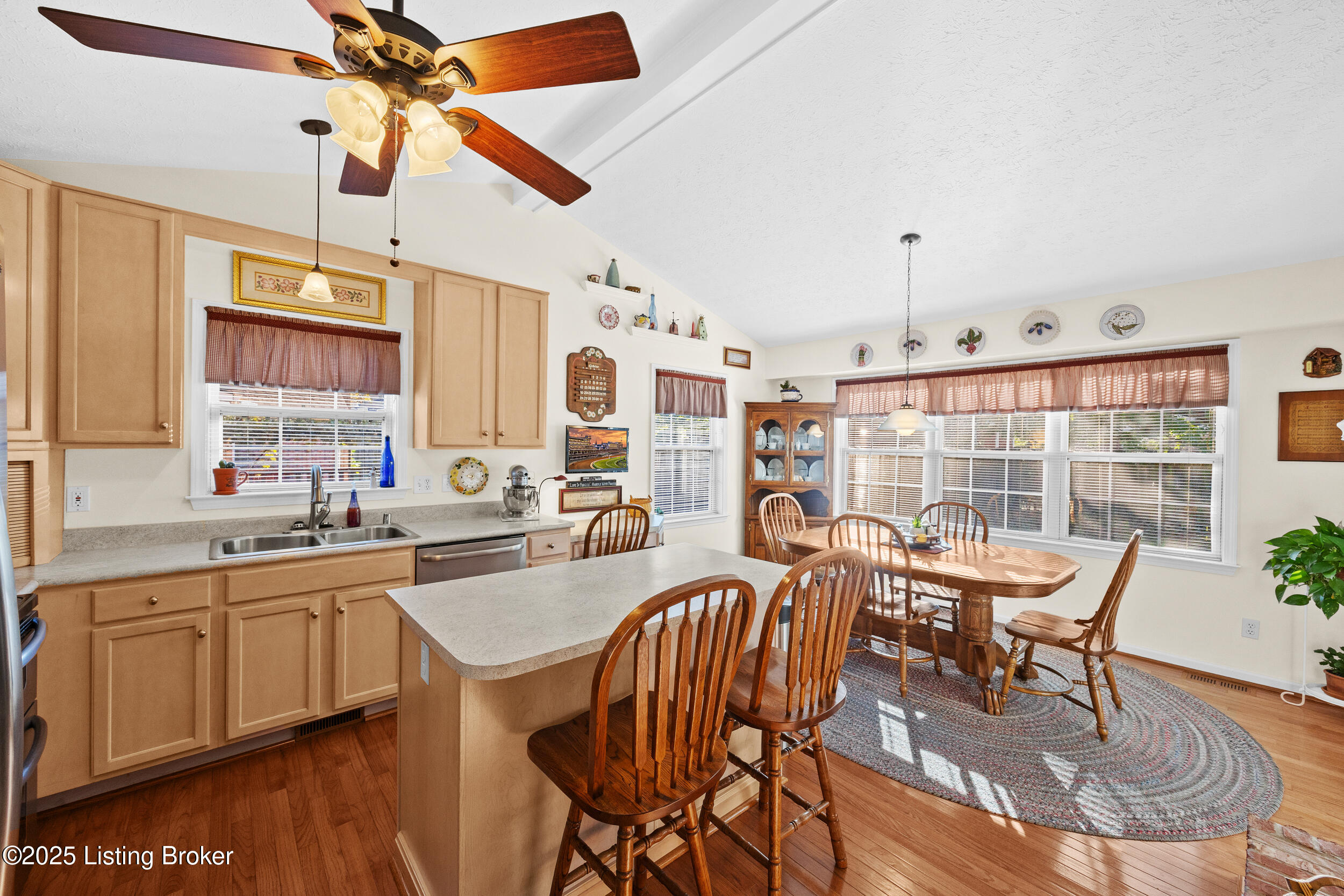 9111 Blowing Tree Rd