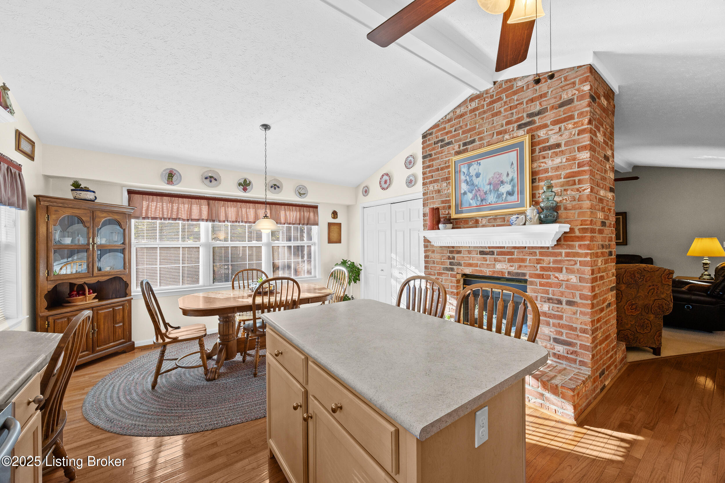 9111 Blowing Tree Rd