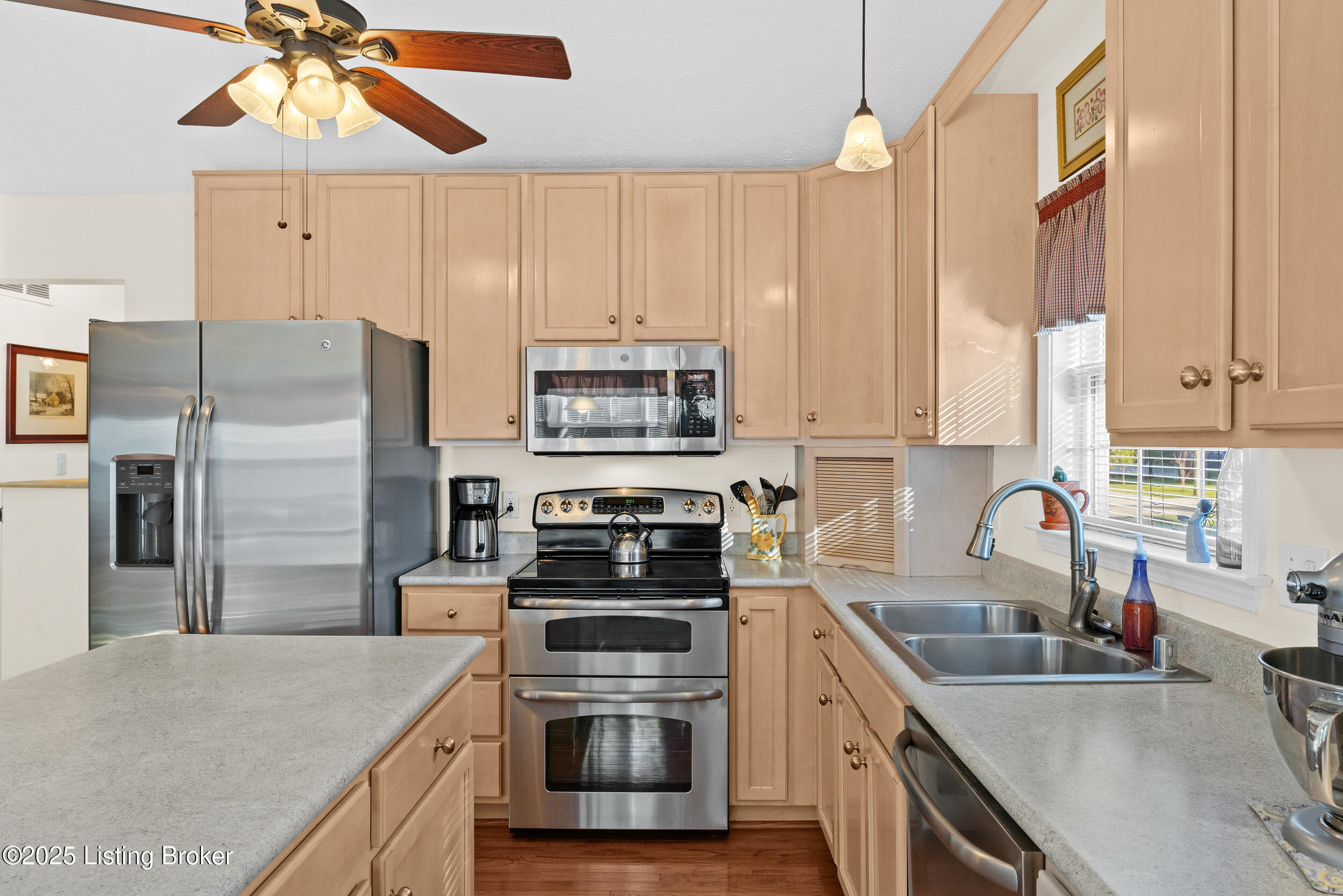 9111 Blowing Tree Rd