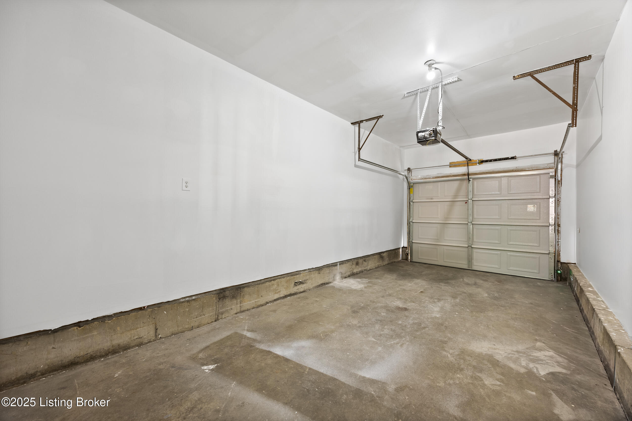 330 Norwood Way, Louisville