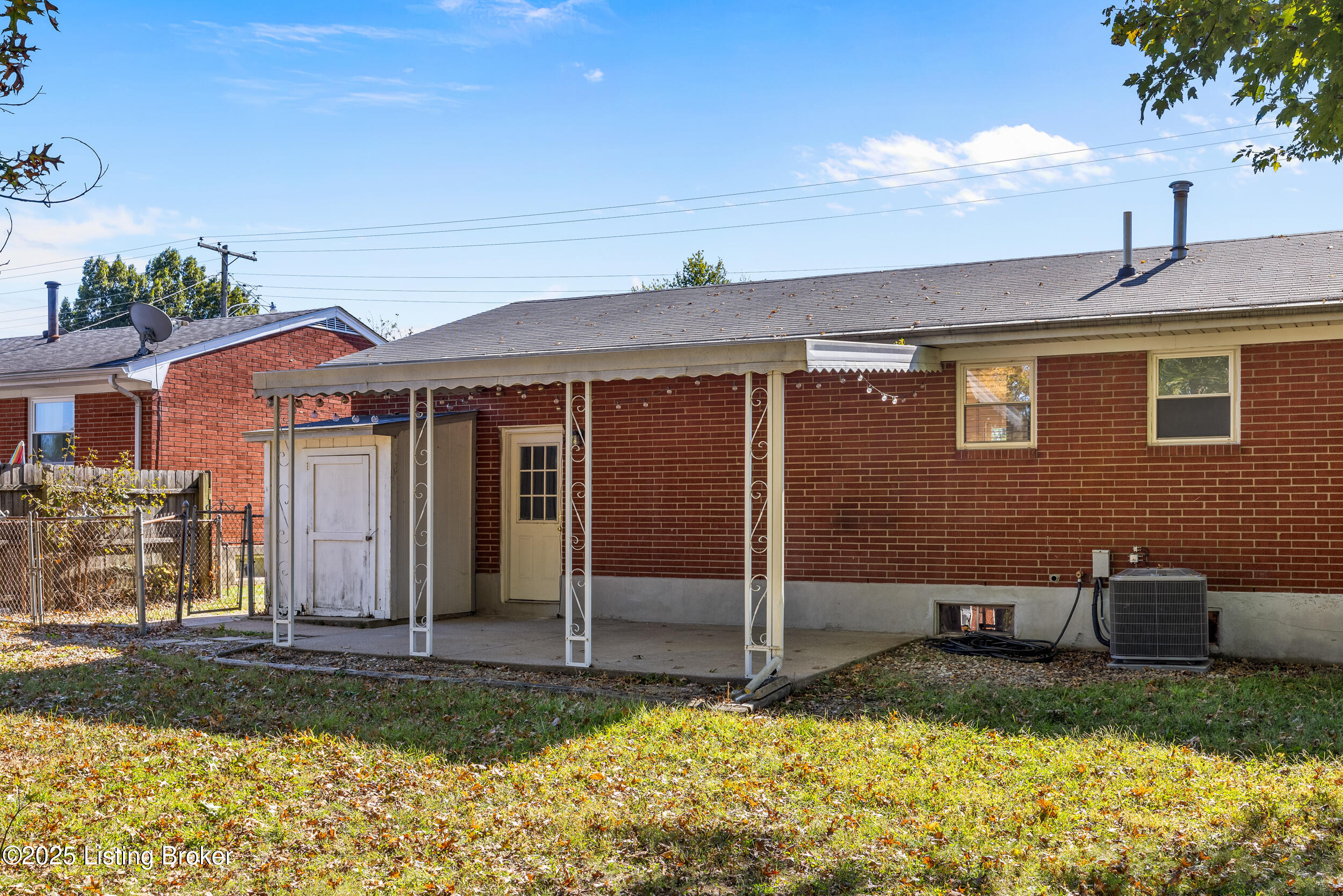 330 Norwood Way, Louisville