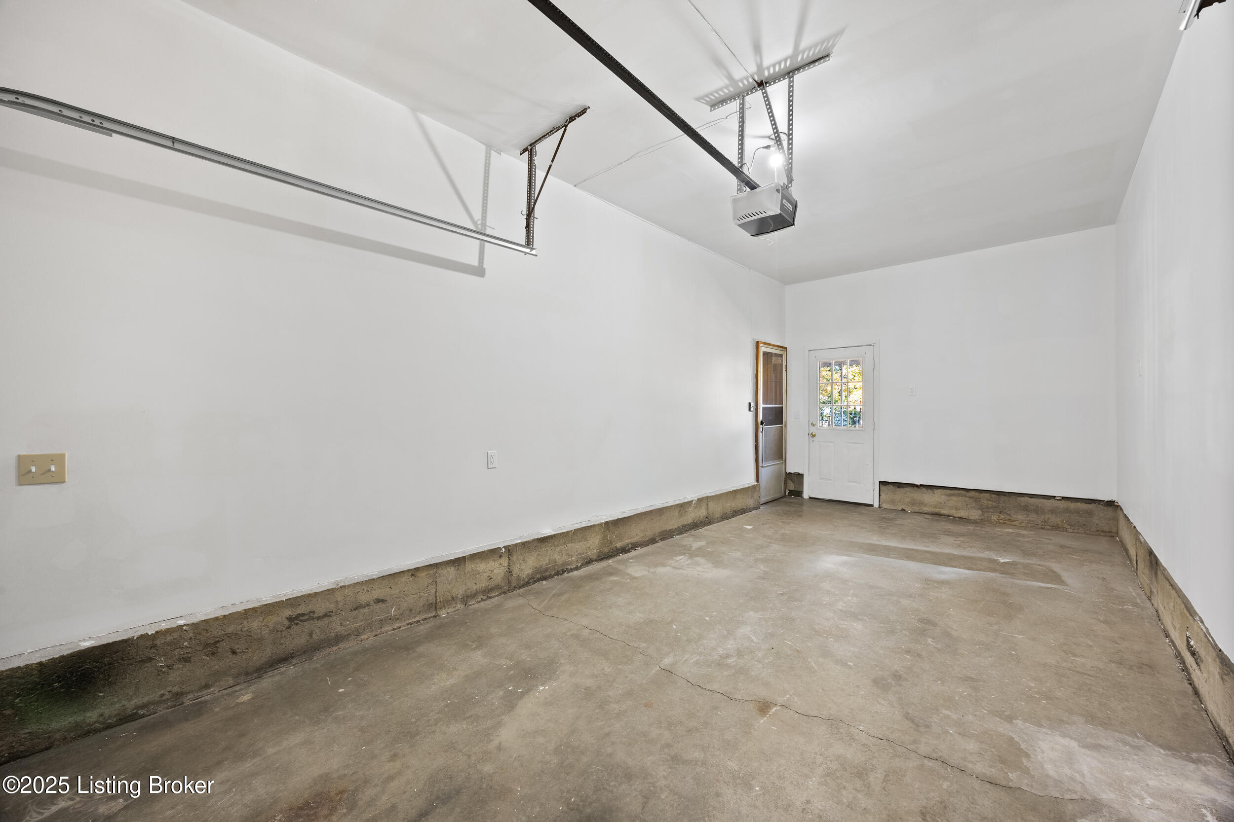 330 Norwood Way, Louisville