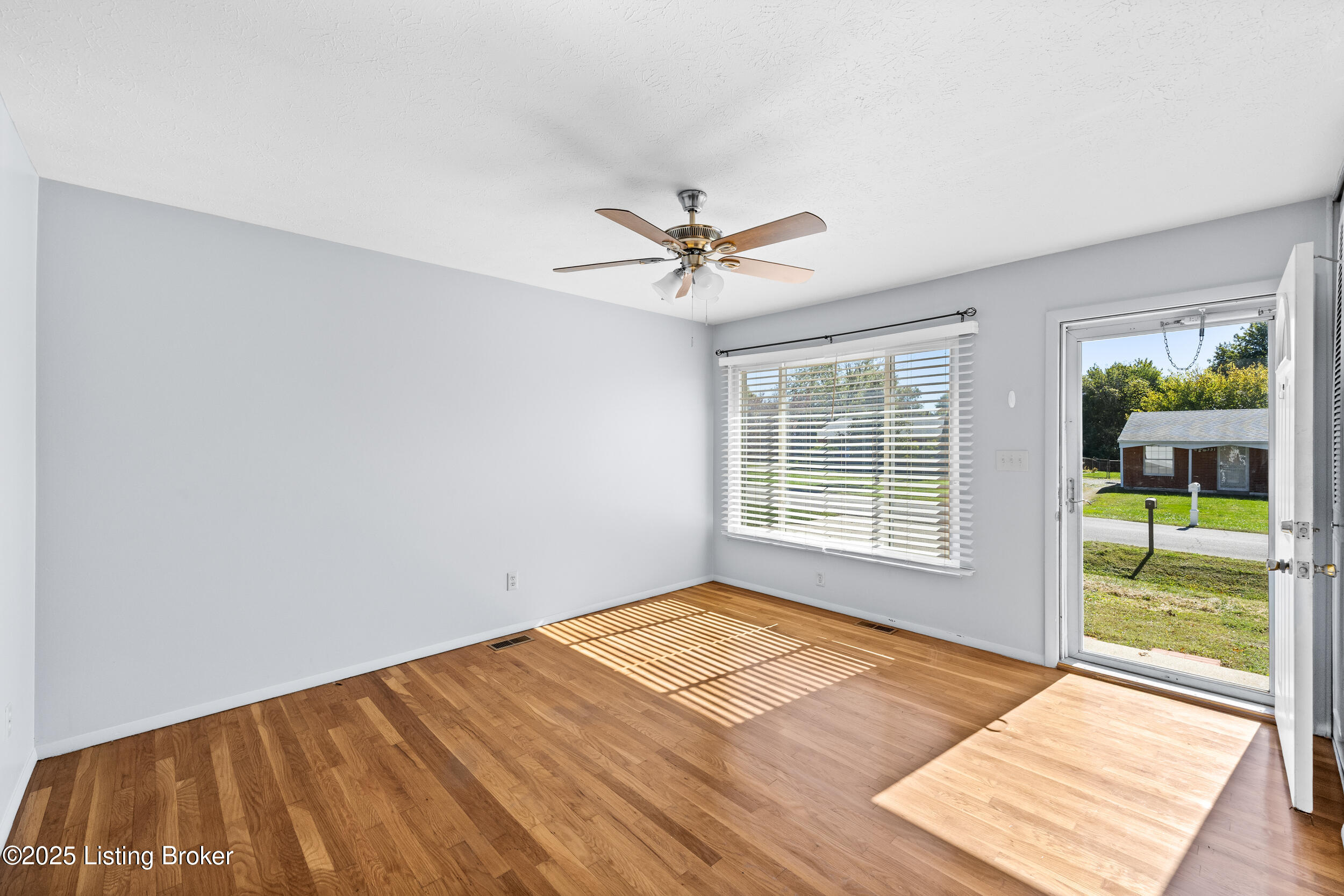 330 Norwood Way, Louisville