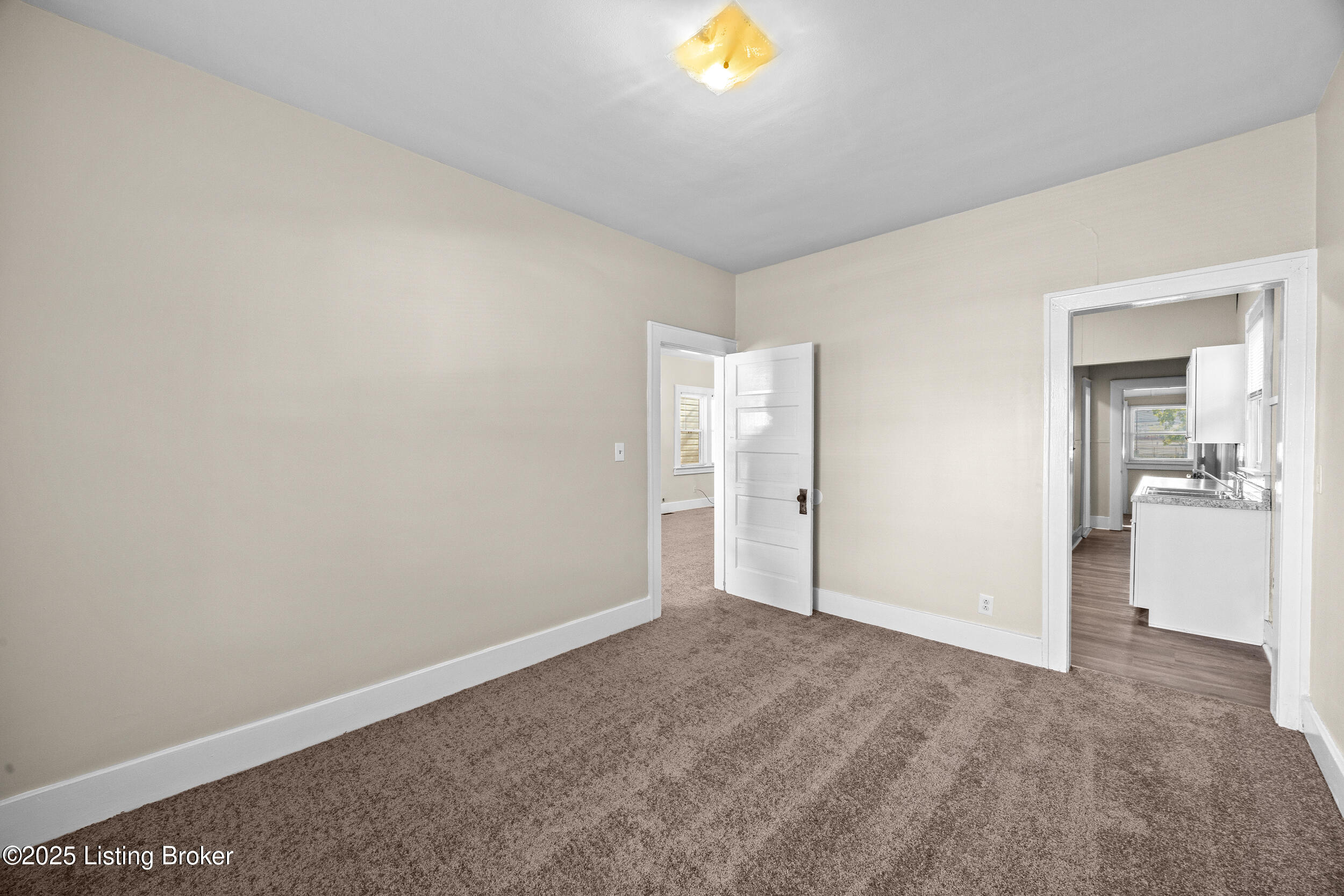 3129 Taylor Blvd, Louisville