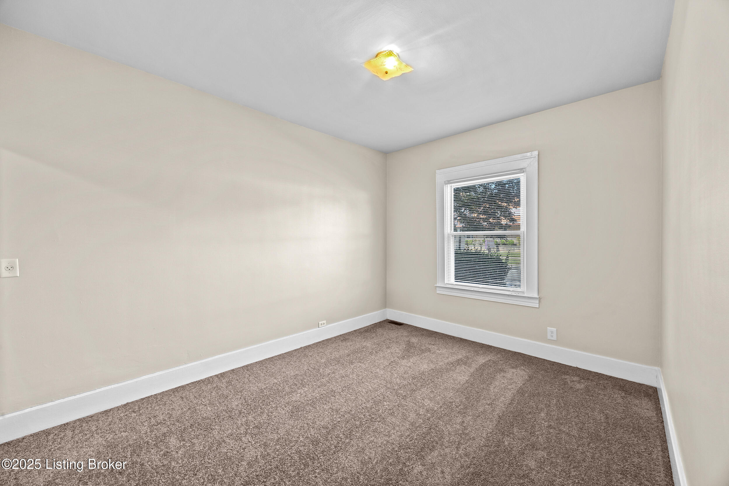 3129 Taylor Blvd, Louisville