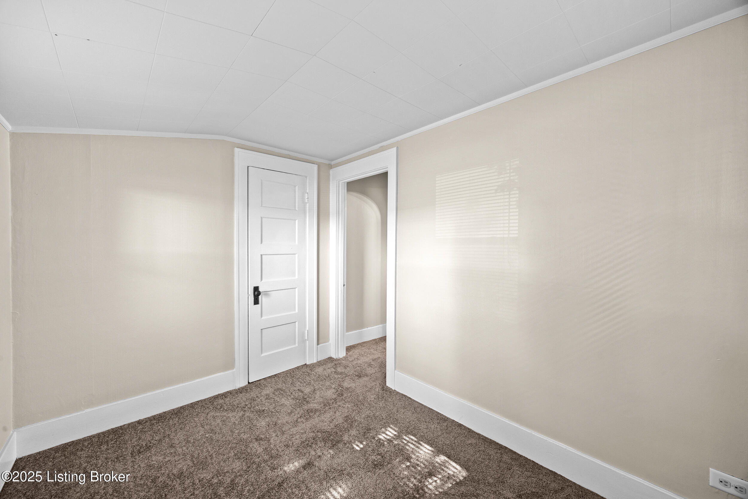 3129 Taylor Blvd, Louisville