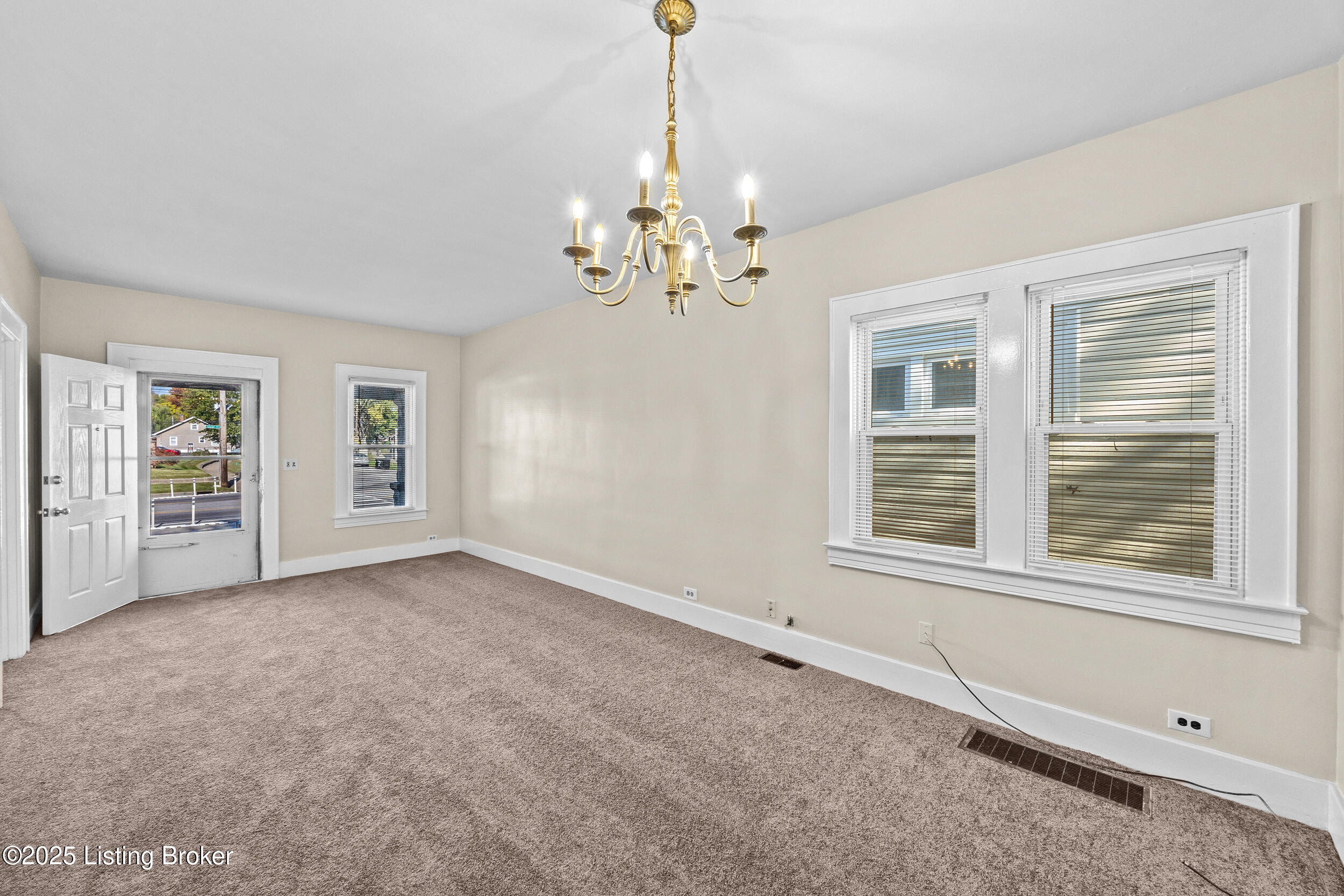 3129 Taylor Blvd, Louisville