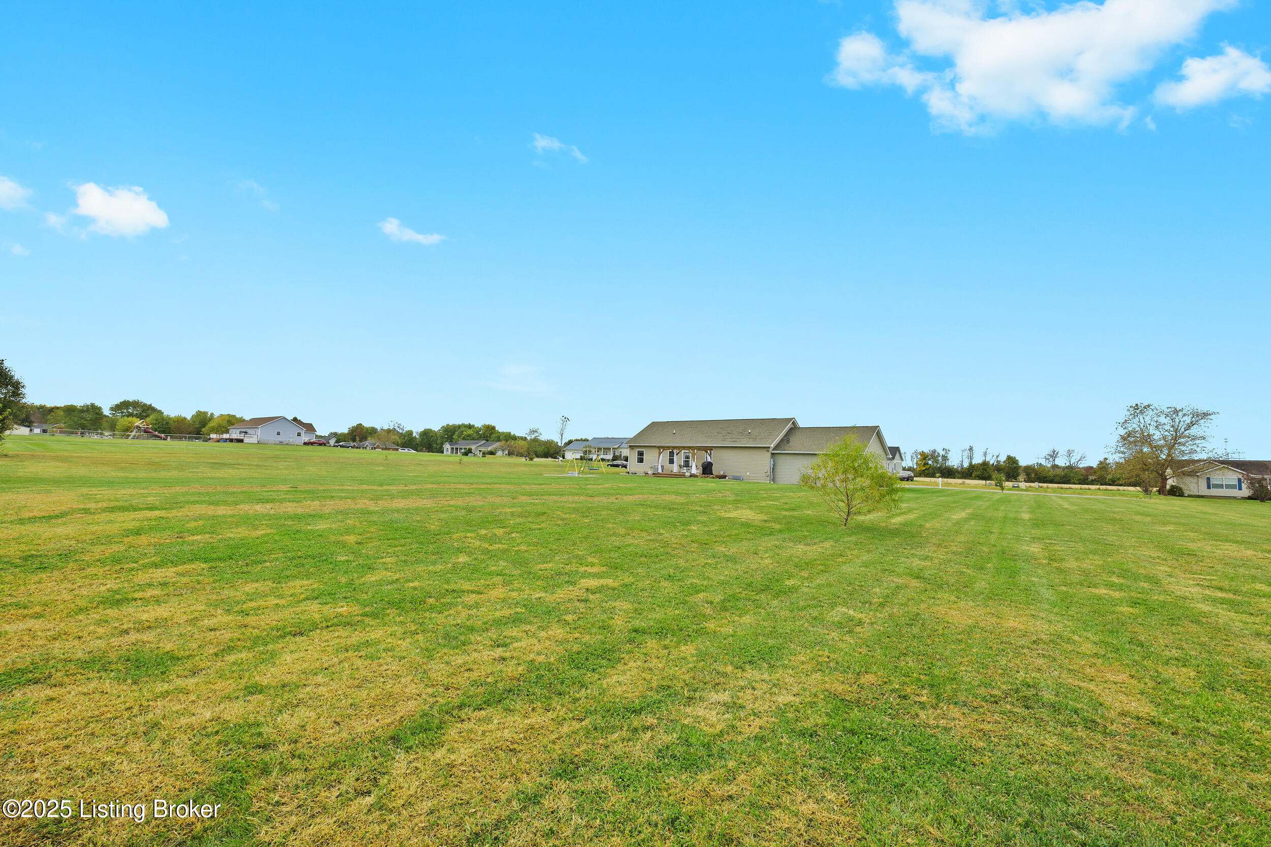 323 Oxmoor Dr, Elizabethtown