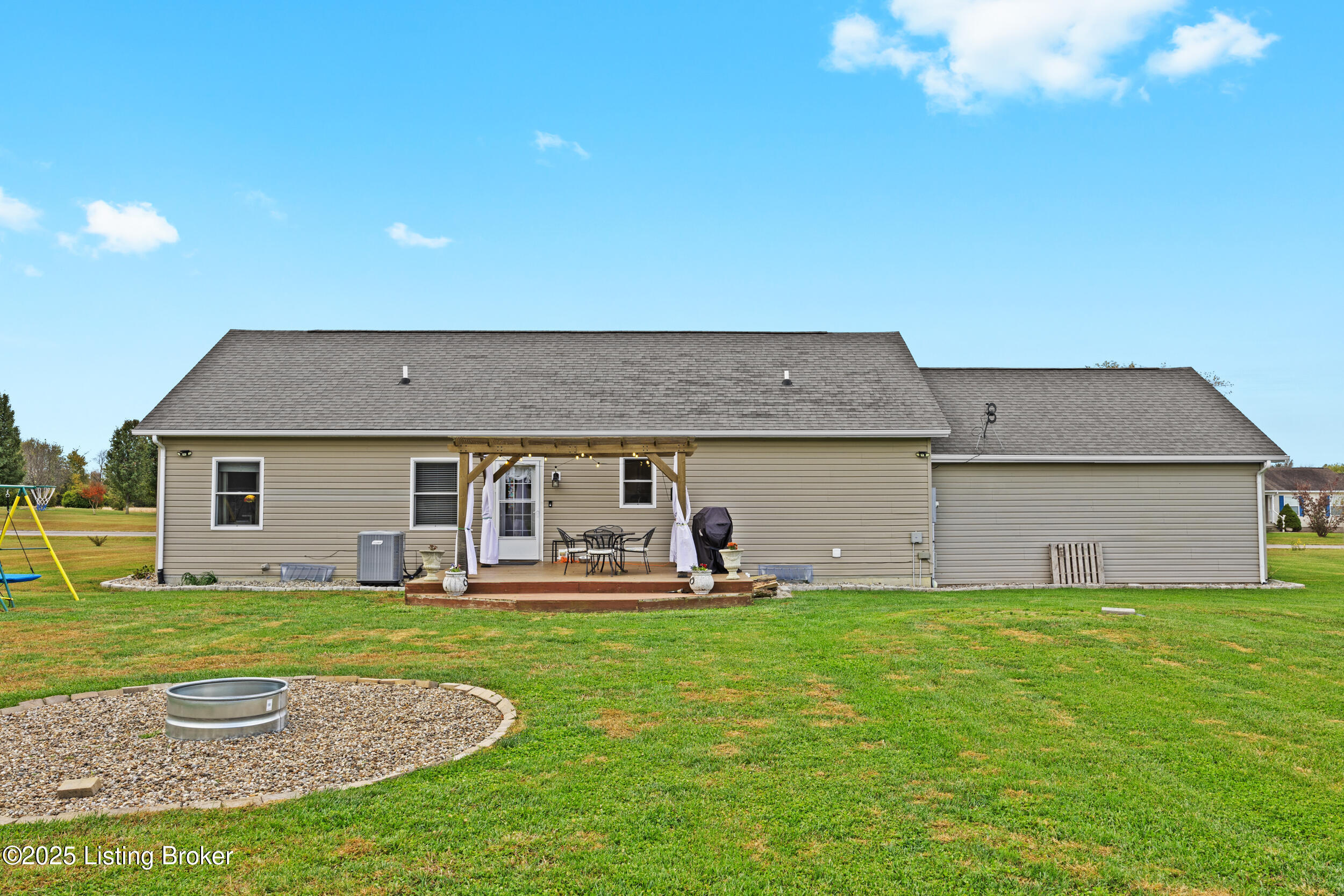 323 Oxmoor Dr, Elizabethtown