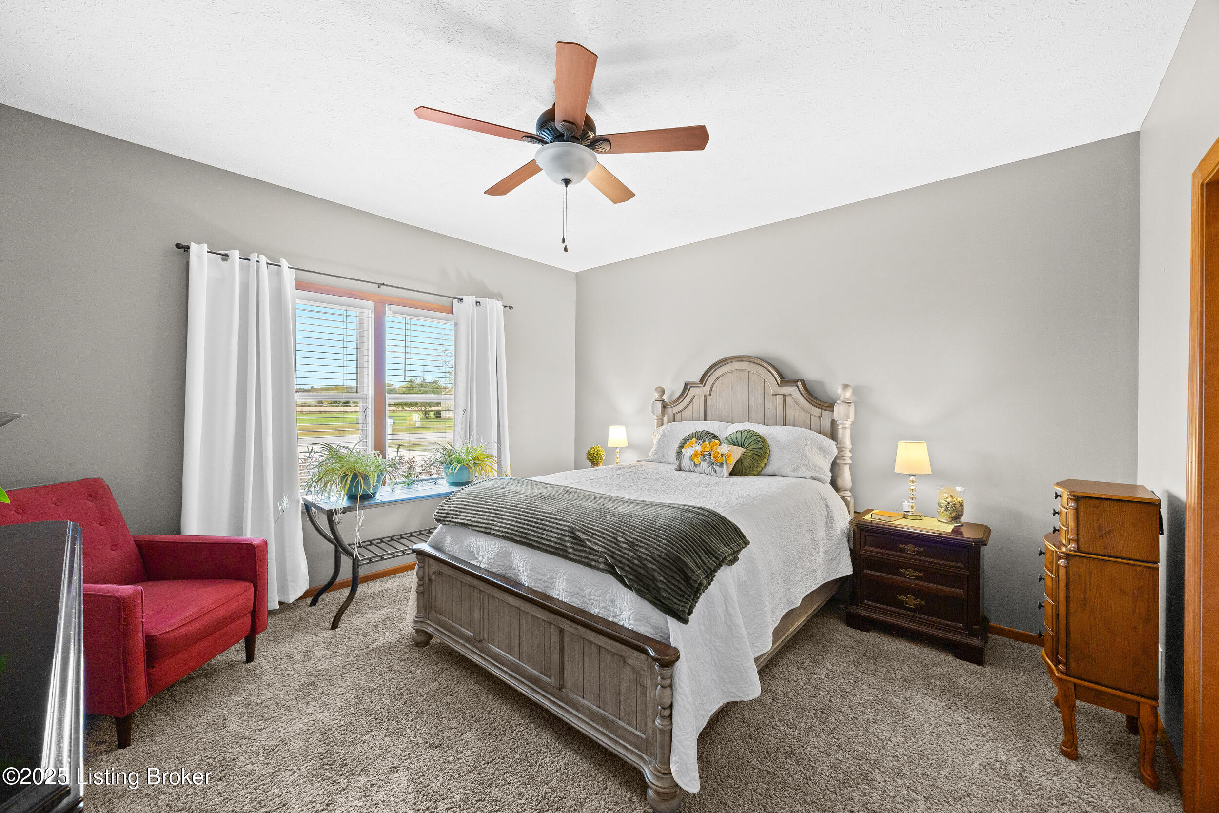 323 Oxmoor Dr, Elizabethtown