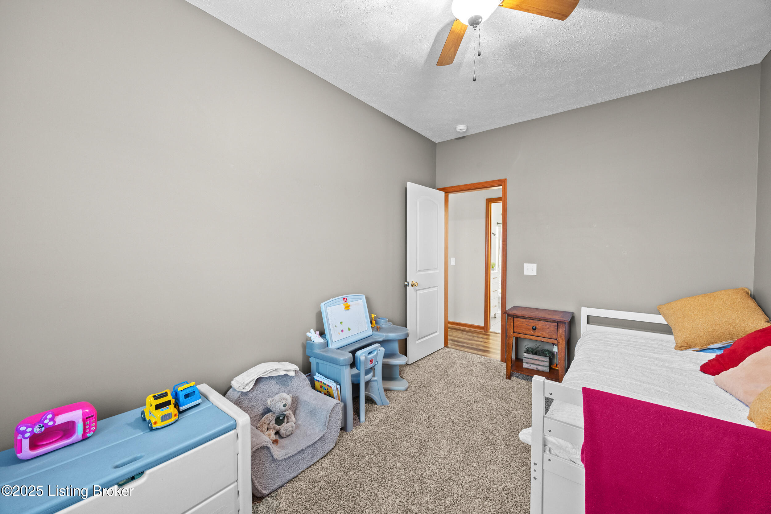 323 Oxmoor Dr, Elizabethtown