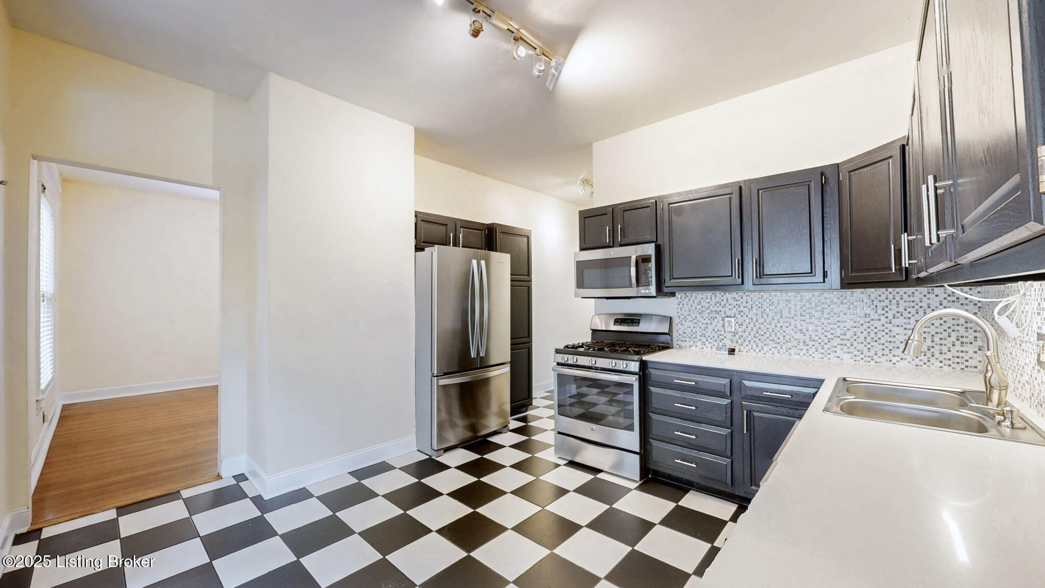 5 Maple Ct