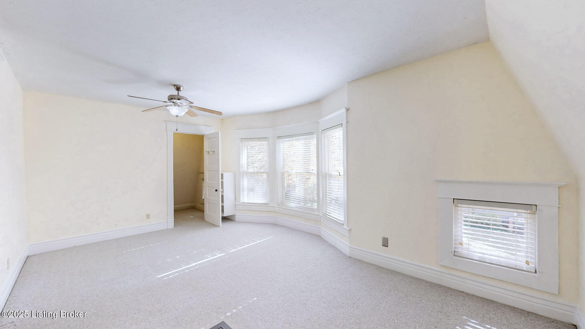 5 Maple Ct