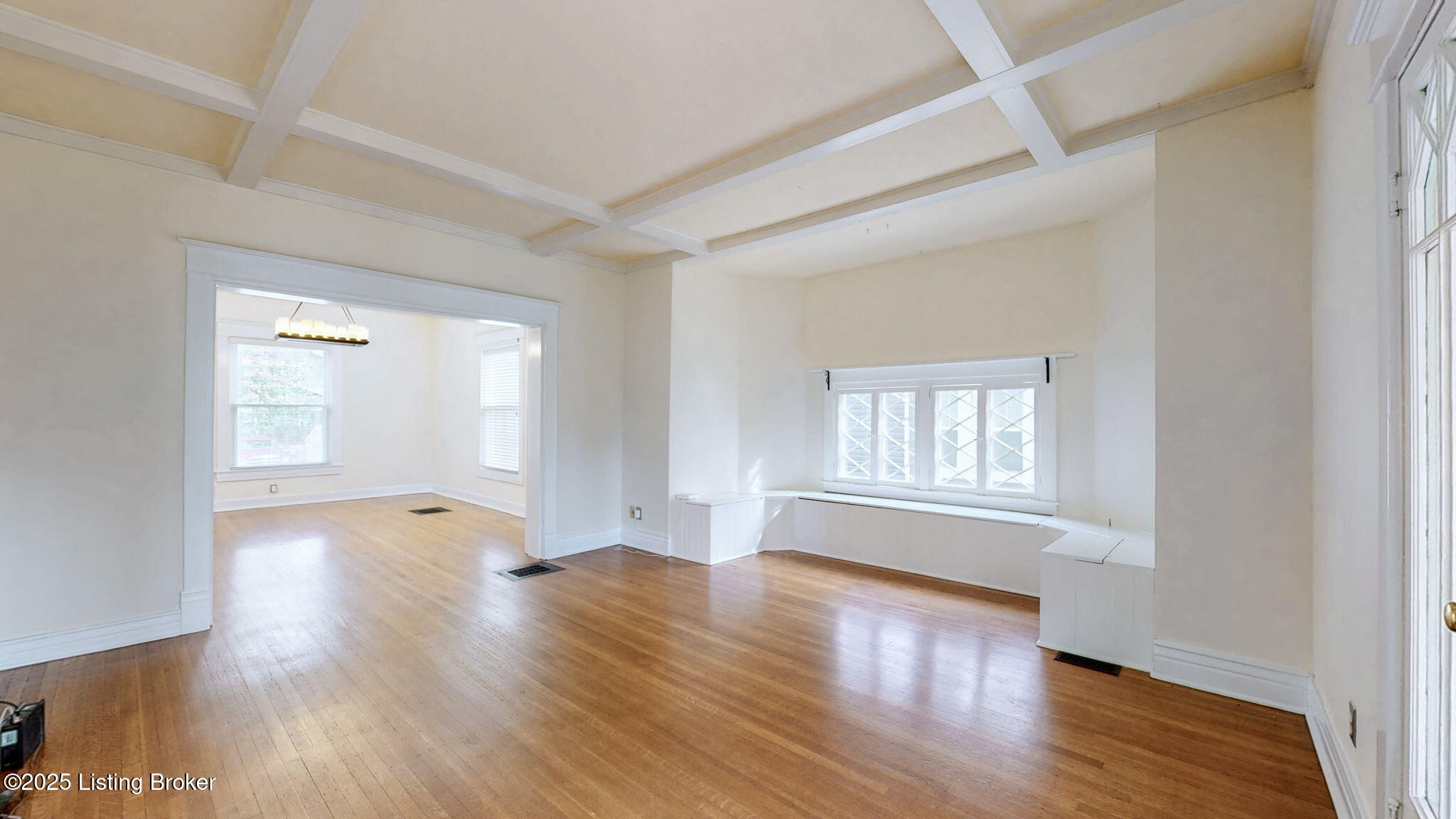 5 Maple Ct