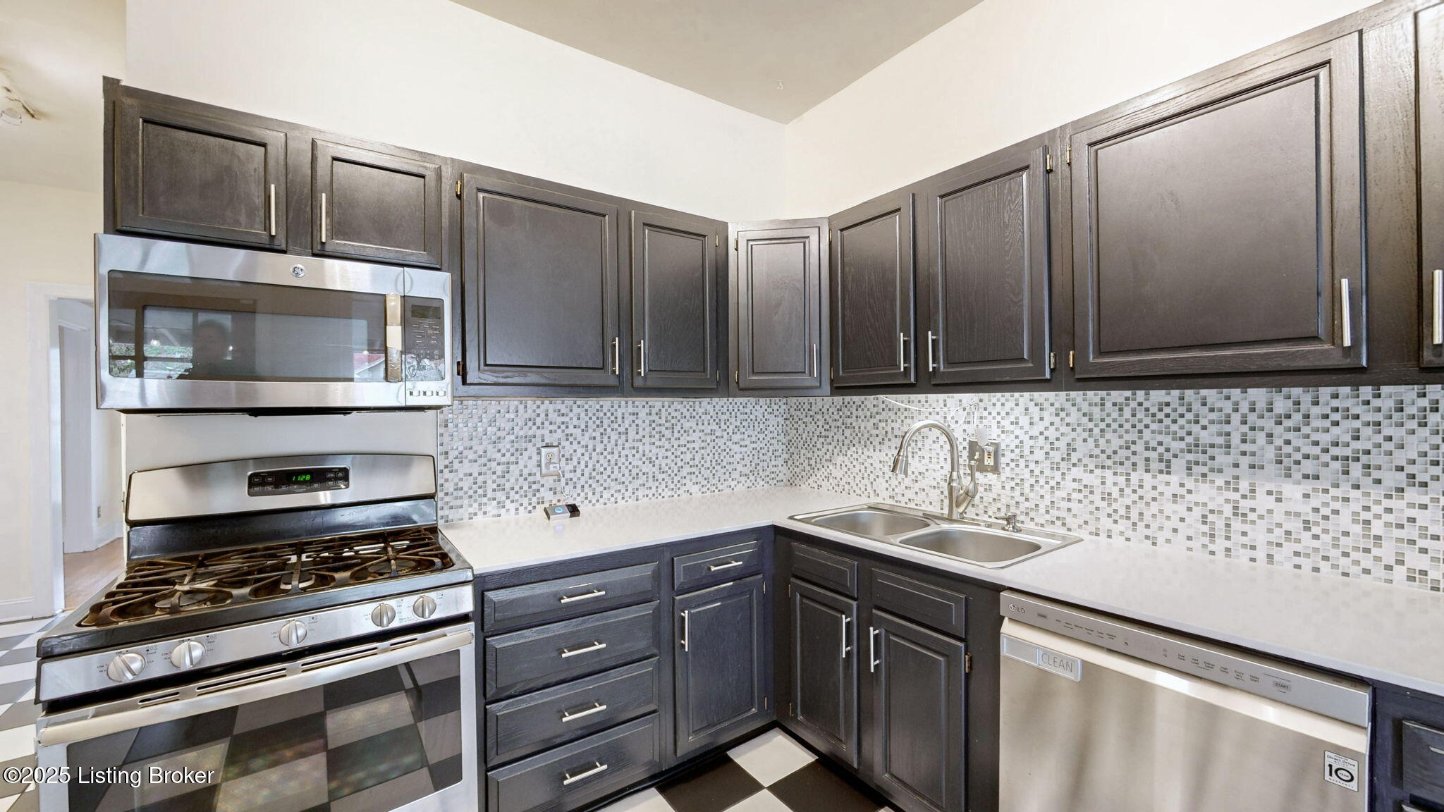 5 Maple Ct