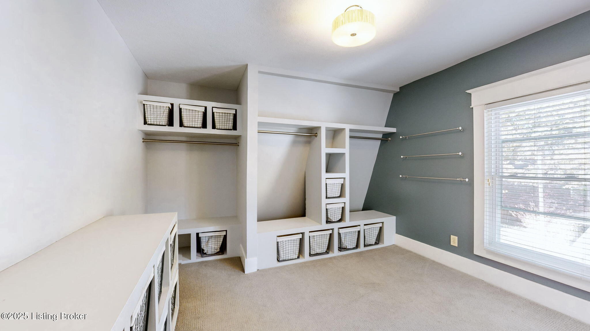 5 Maple Ct
