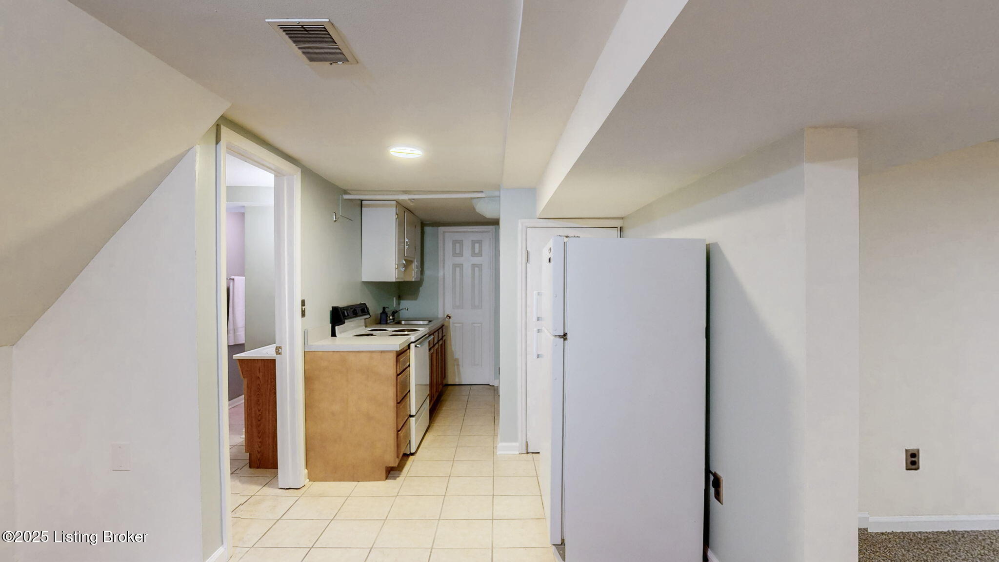 5 Maple Ct