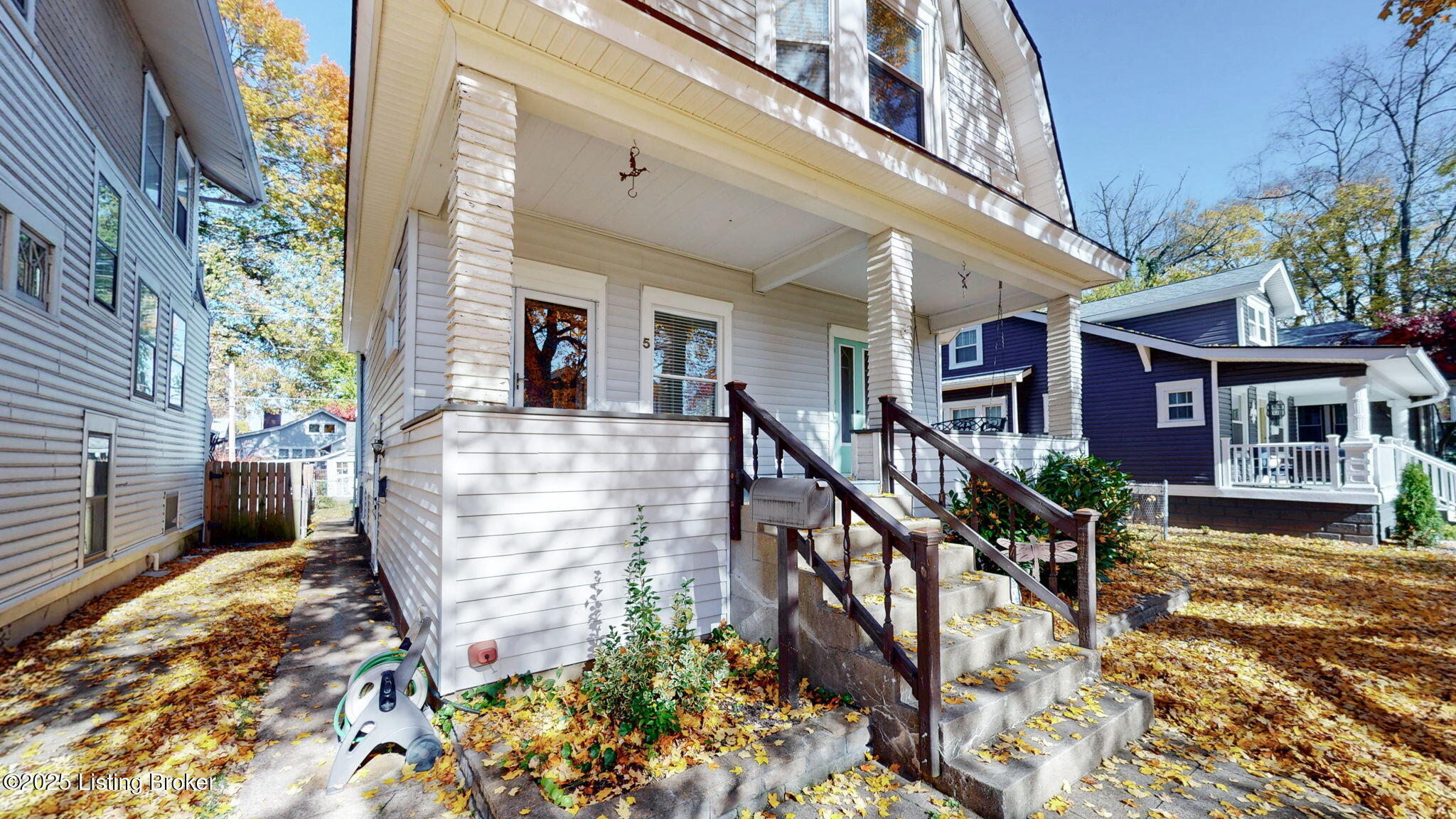 5 Maple Ct