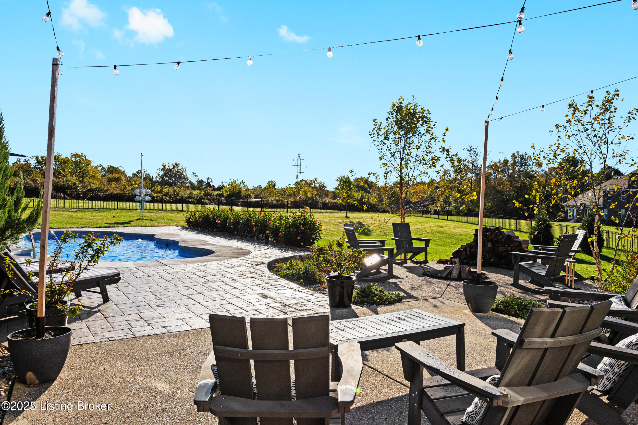 17121 Shakes Creek Dr