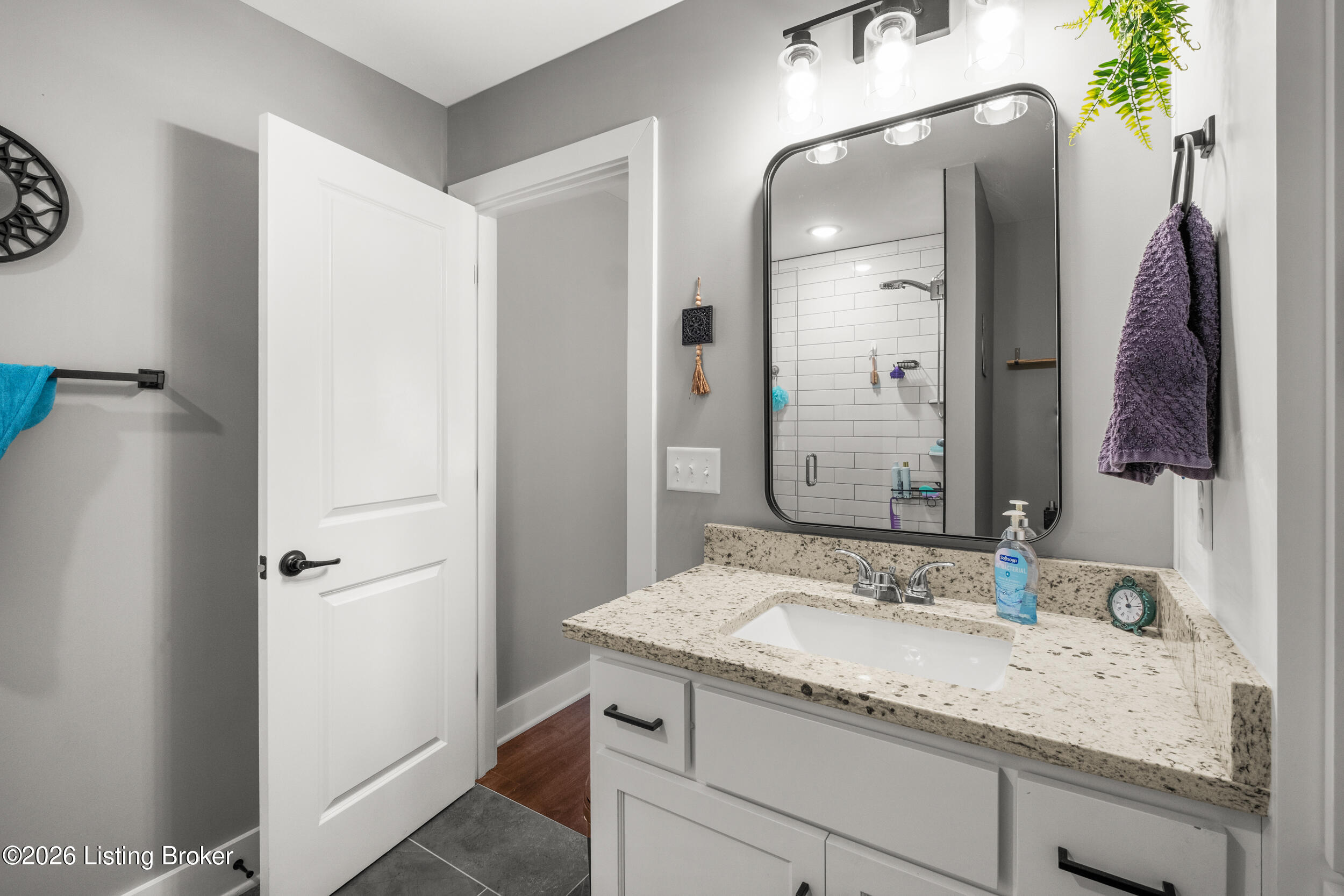 1006 Ray Wimsett Blvd UNIT B