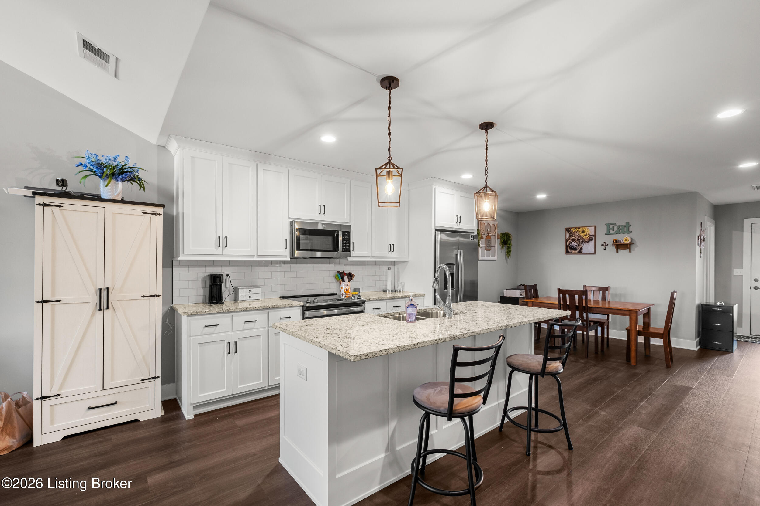 1006 Ray Wimsett Blvd UNIT B