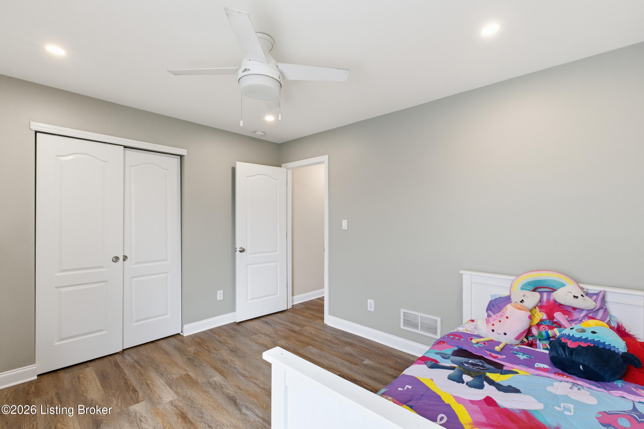 12004 Longview Farm Dr