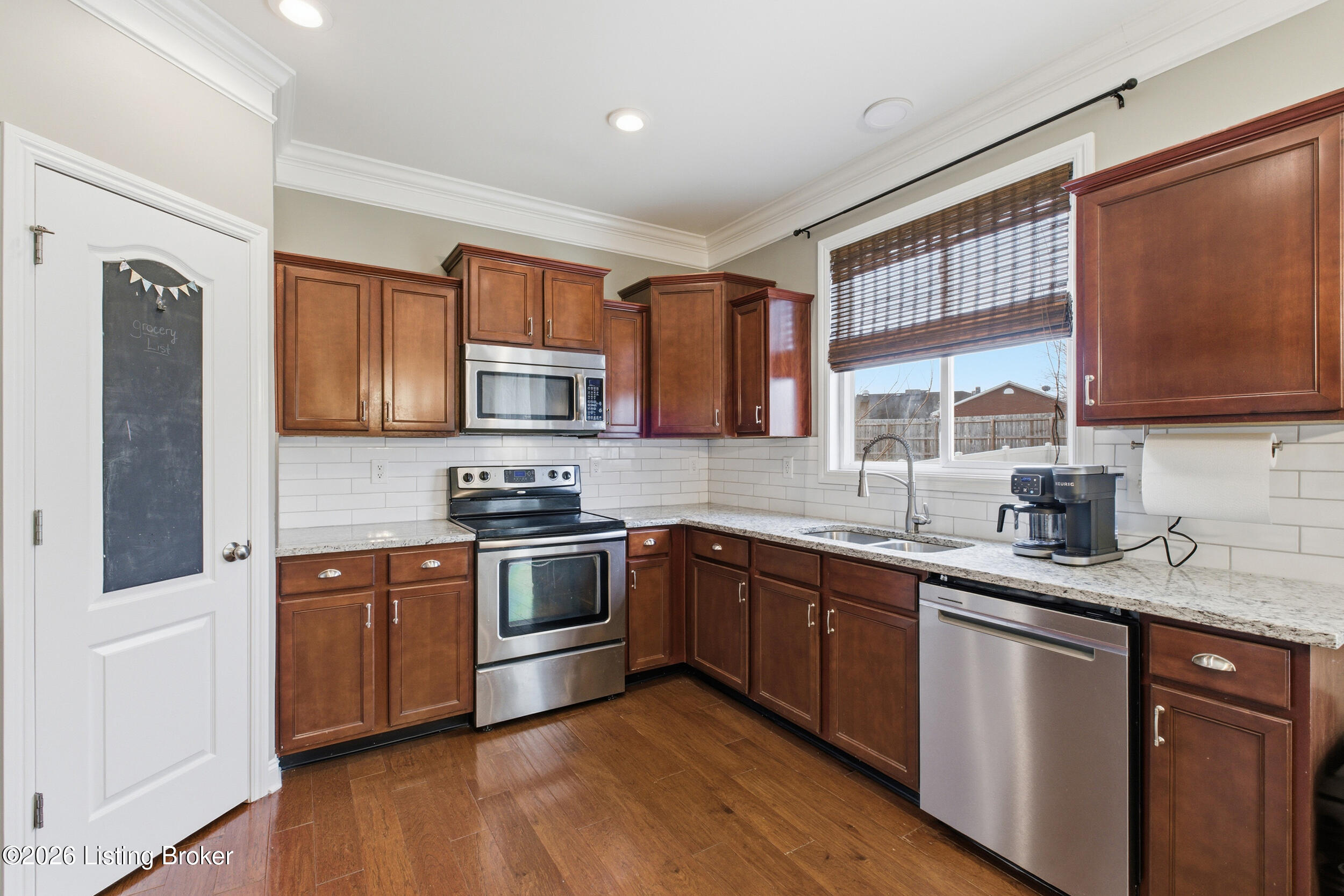 12004 Longview Farm Dr