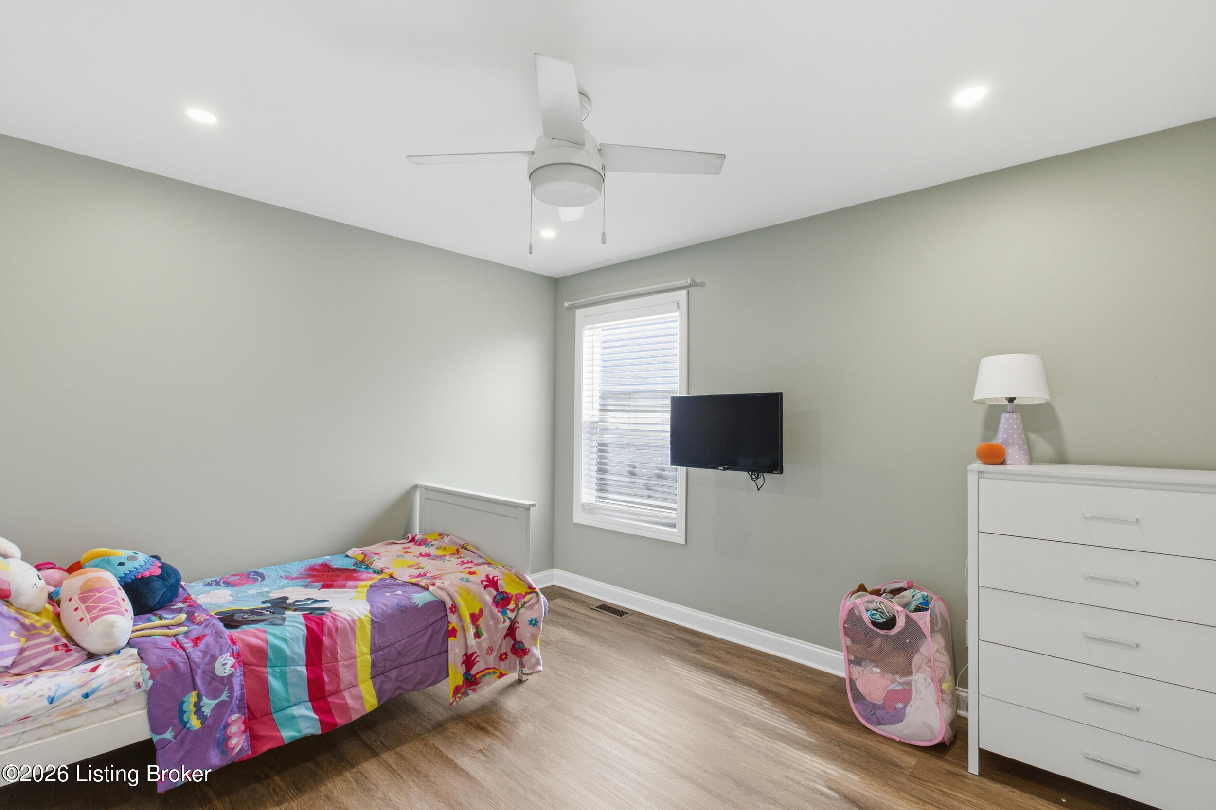 12004 Longview Farm Dr