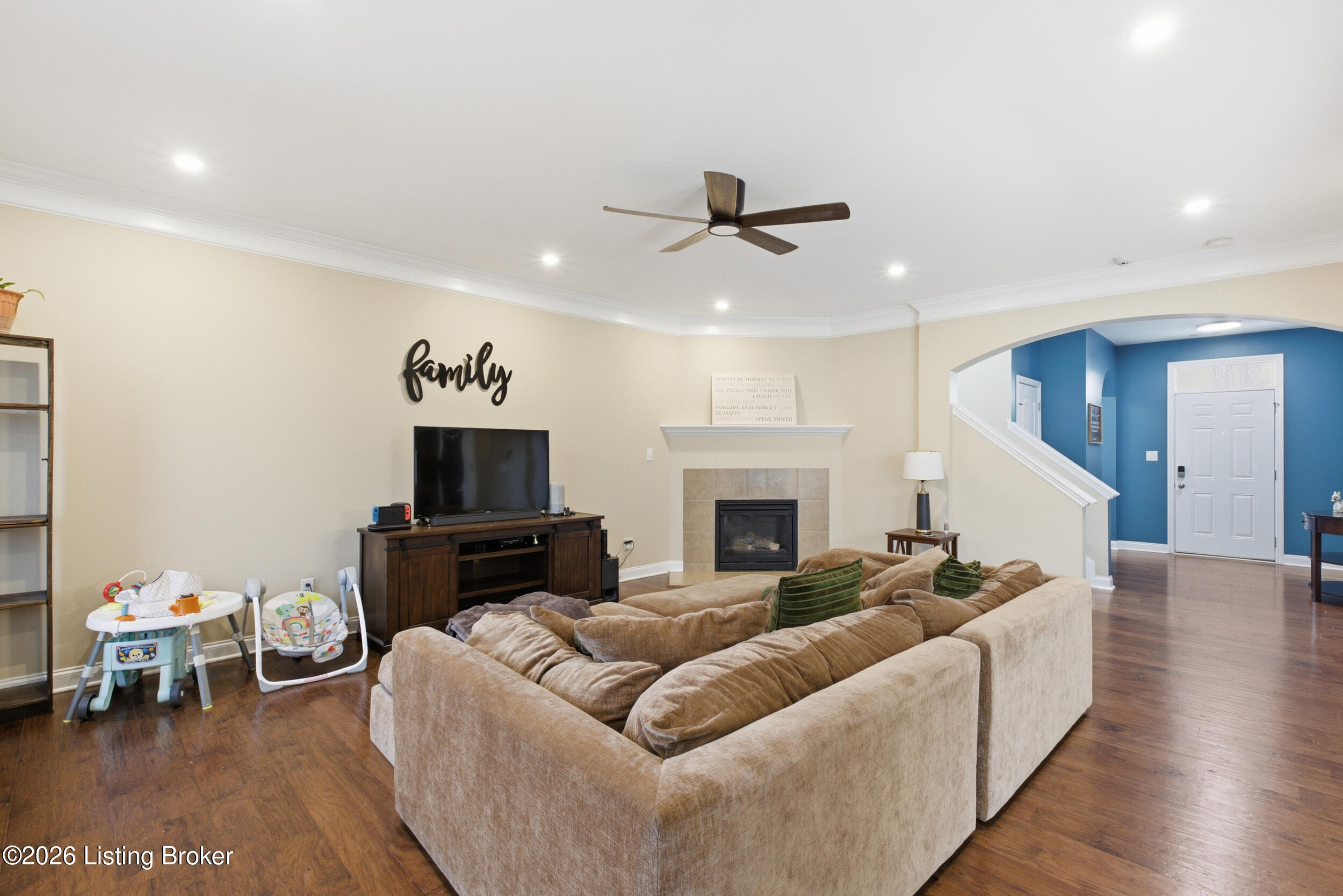 12004 Longview Farm Dr